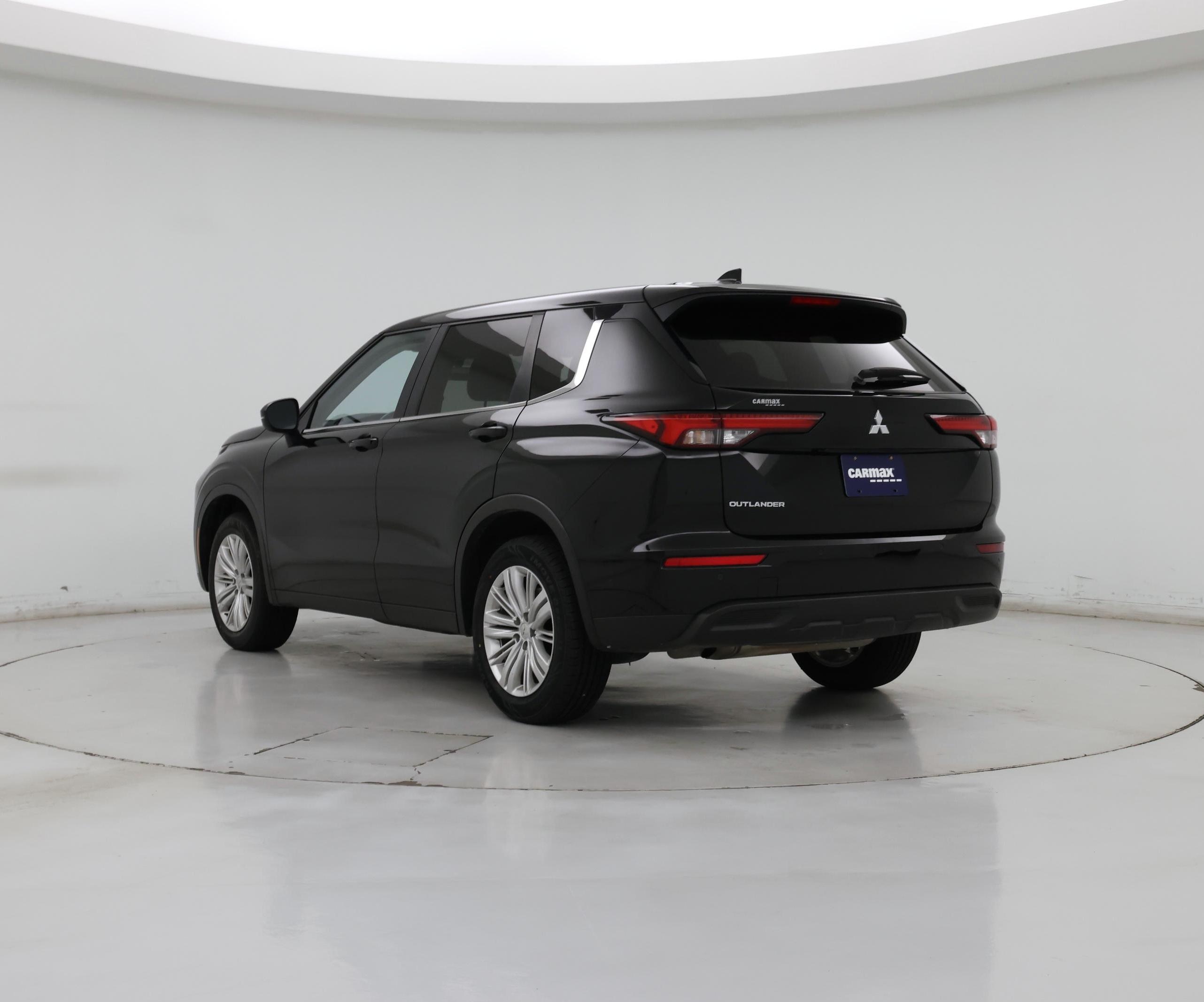Thumbnail: 2024 Mitsubishi Outlander - 2
