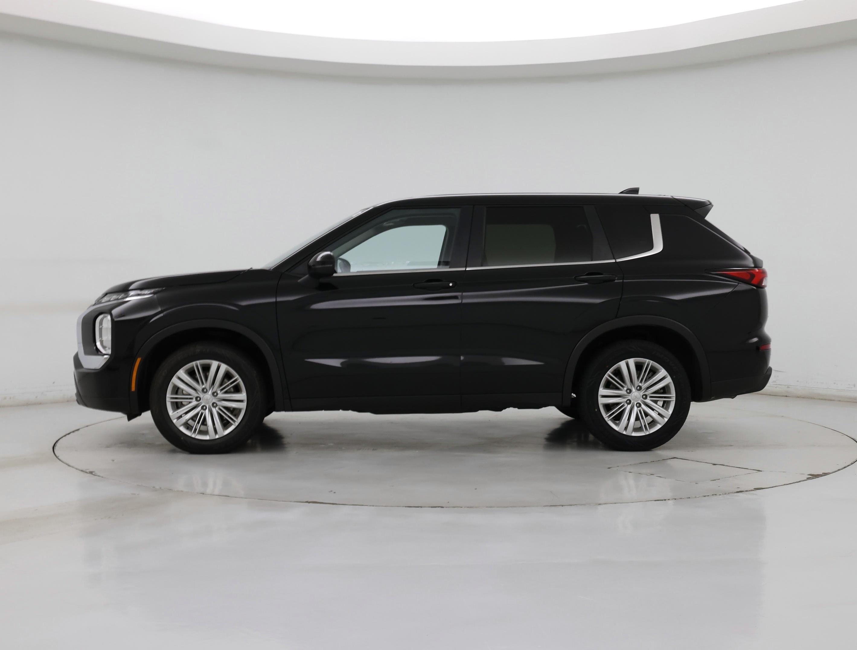 Thumbnail: 2024 Mitsubishi Outlander - 3