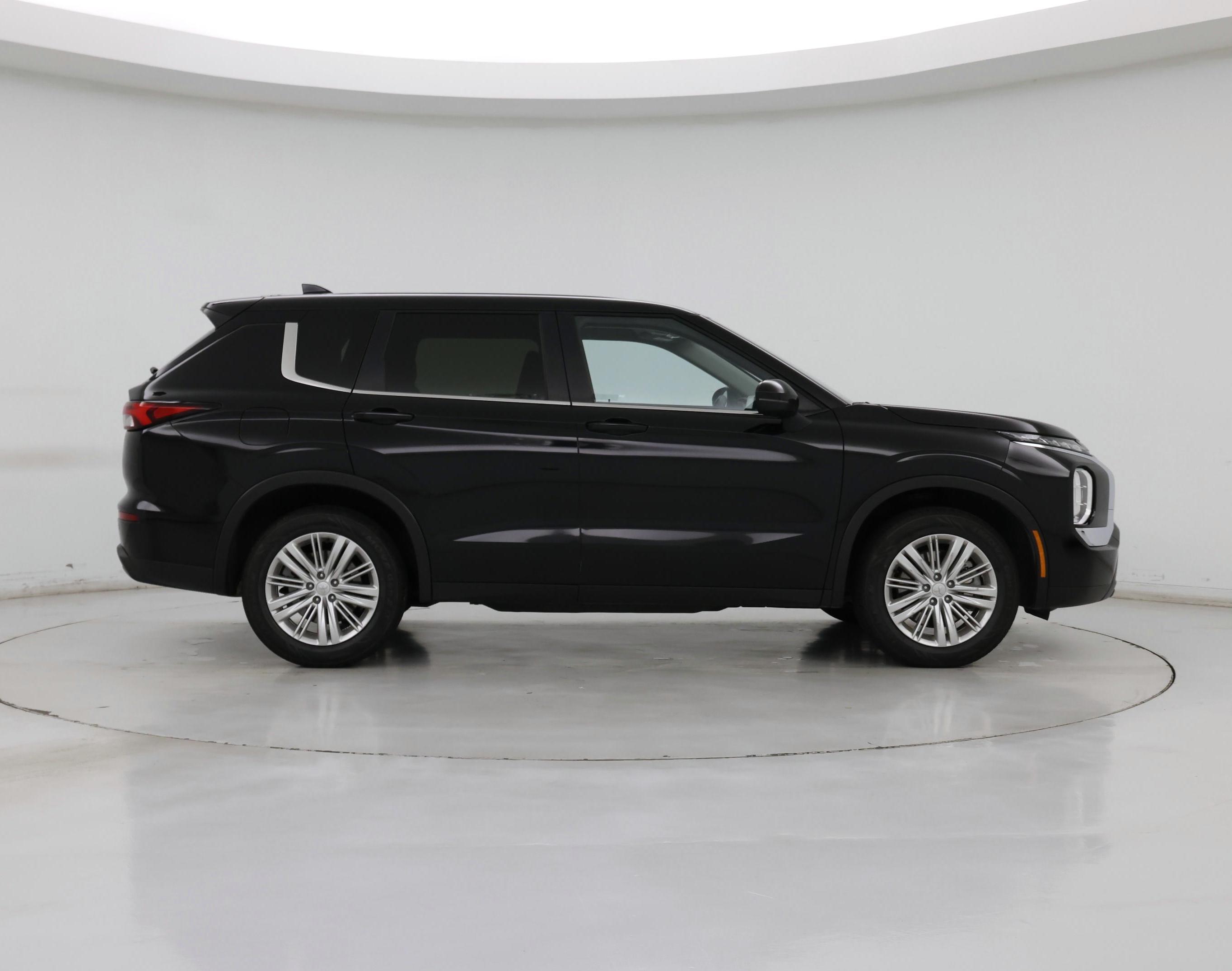 Thumbnail: 2024 Mitsubishi Outlander - 7