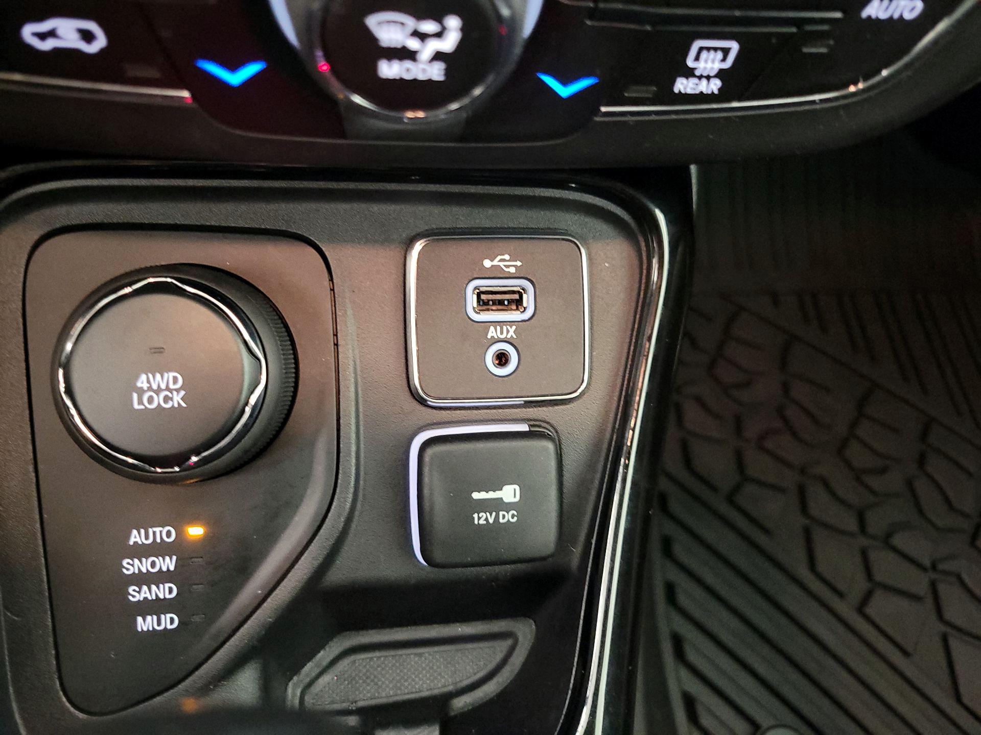 Thumbnail: 2018 Jeep Compass - 18