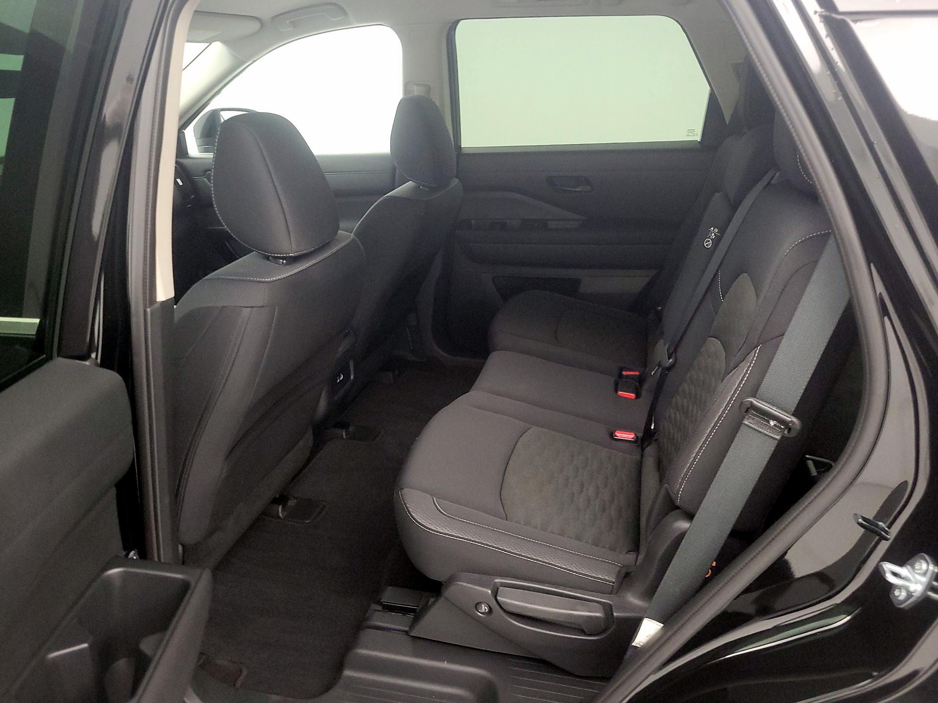 Thumbnail: 2024 Nissan Pathfinder - 19