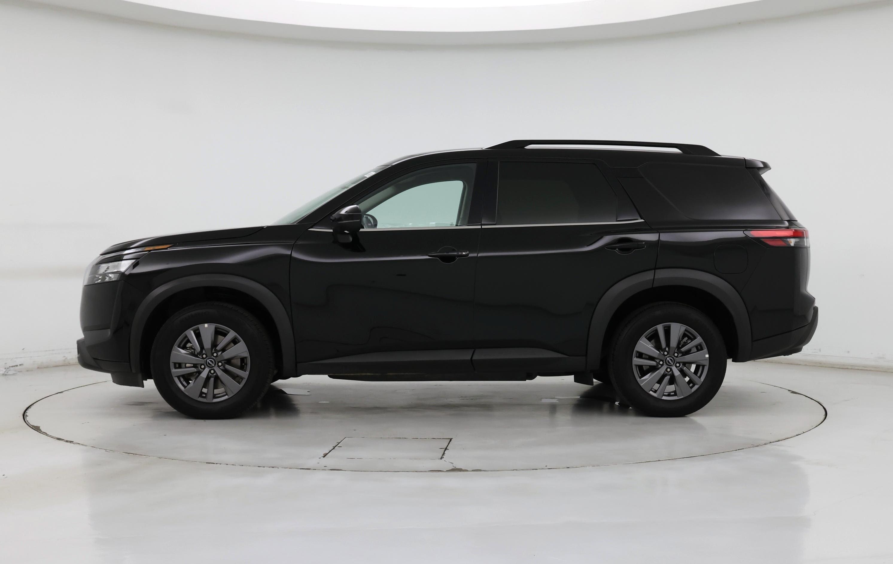 Thumbnail: 2024 Nissan Pathfinder - 3