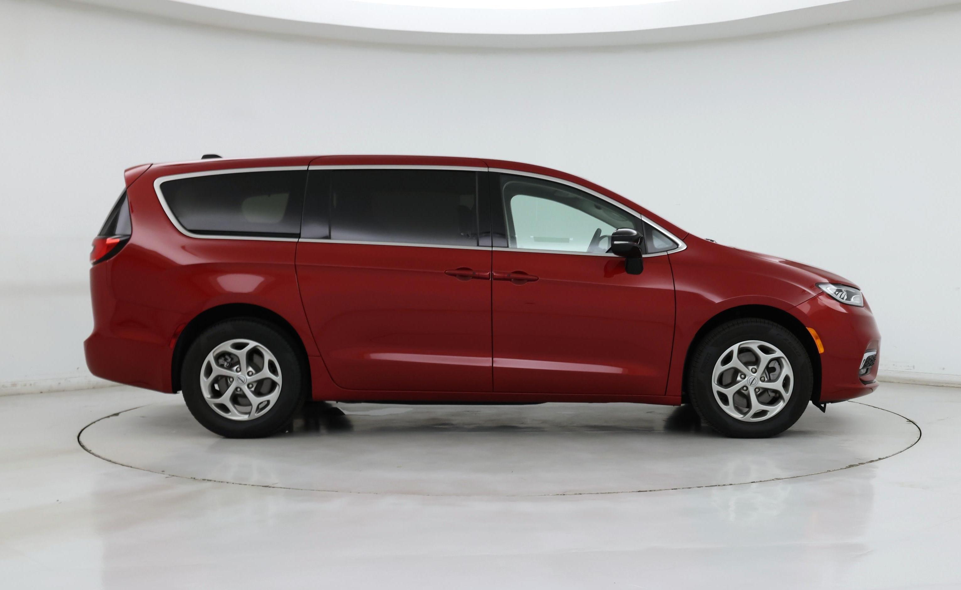 Thumbnail: 2024 Chrysler Pacifica - 7