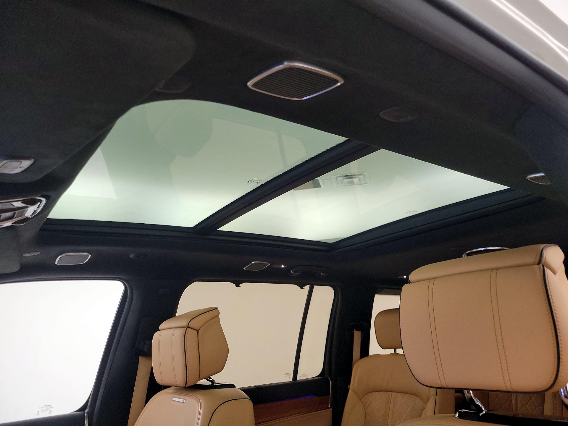 Thumbnail: 2022 Jeep Grand Wagoneer - 20