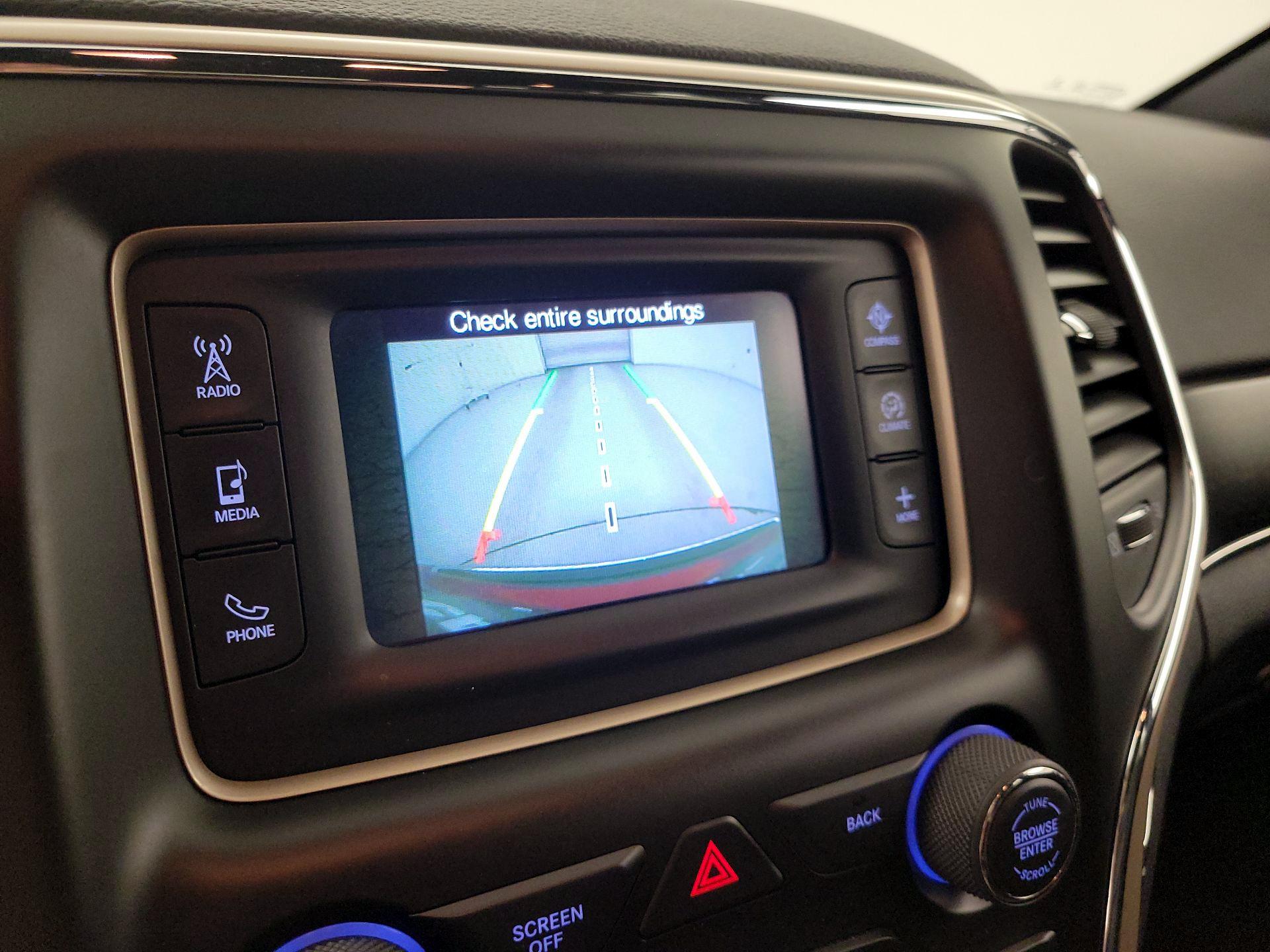 Thumbnail: 2015 Jeep Grand Cherokee - 14