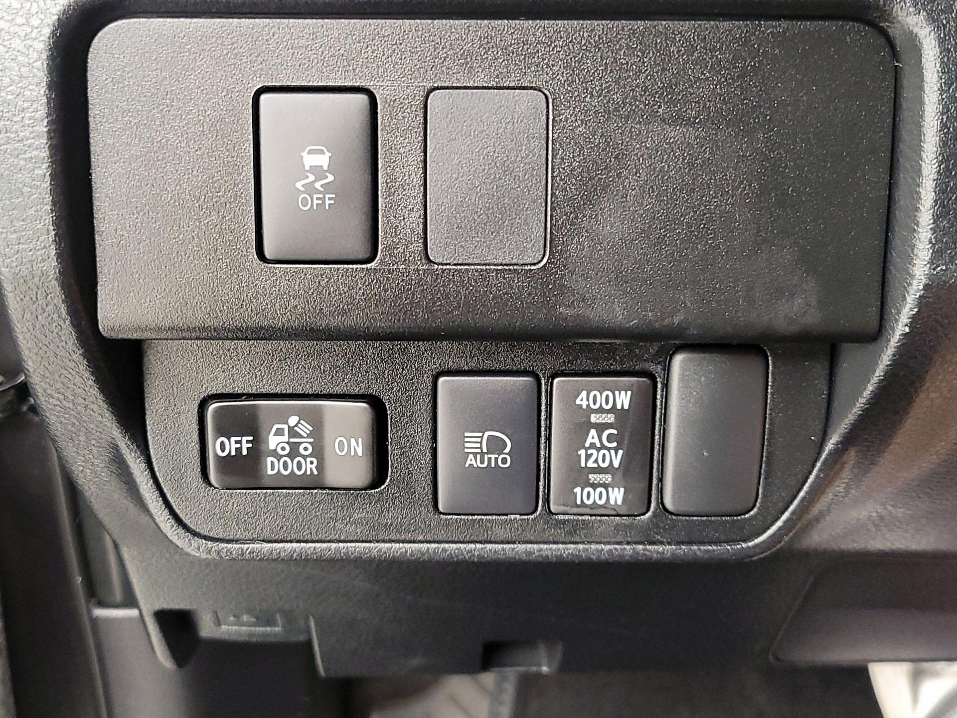 Thumbnail: 2020 Toyota Tacoma - 13