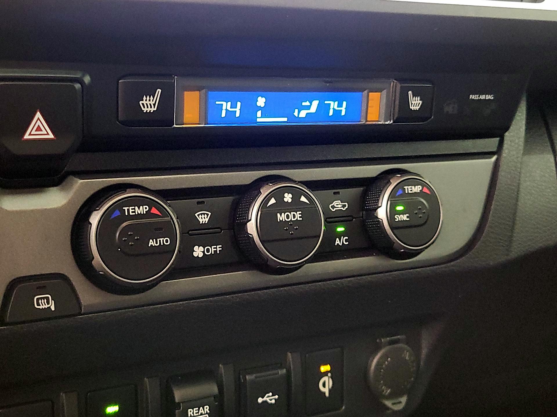 Thumbnail: 2020 Toyota Tacoma - 17