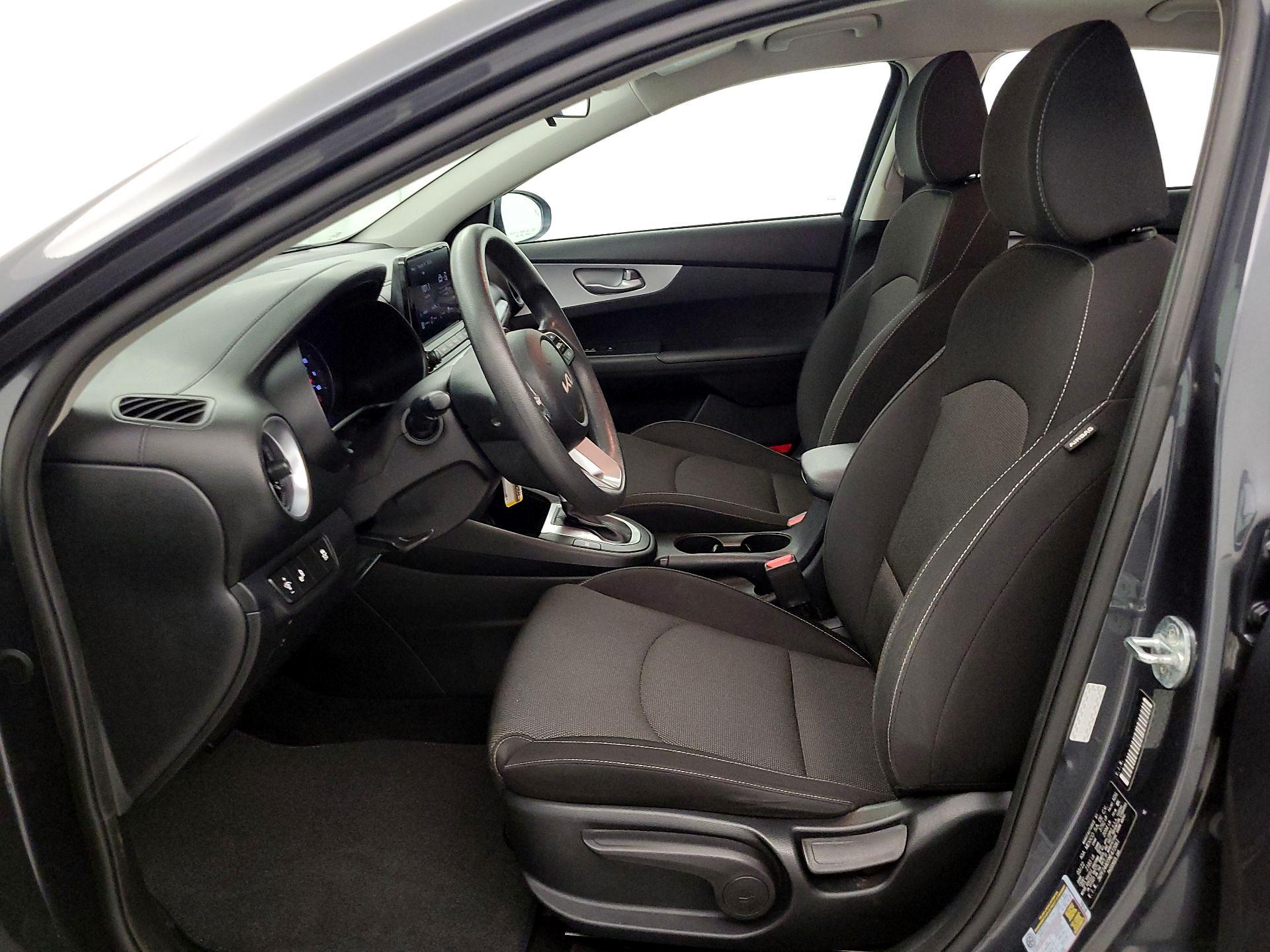 Thumbnail: 2022 Kia Forte - 11