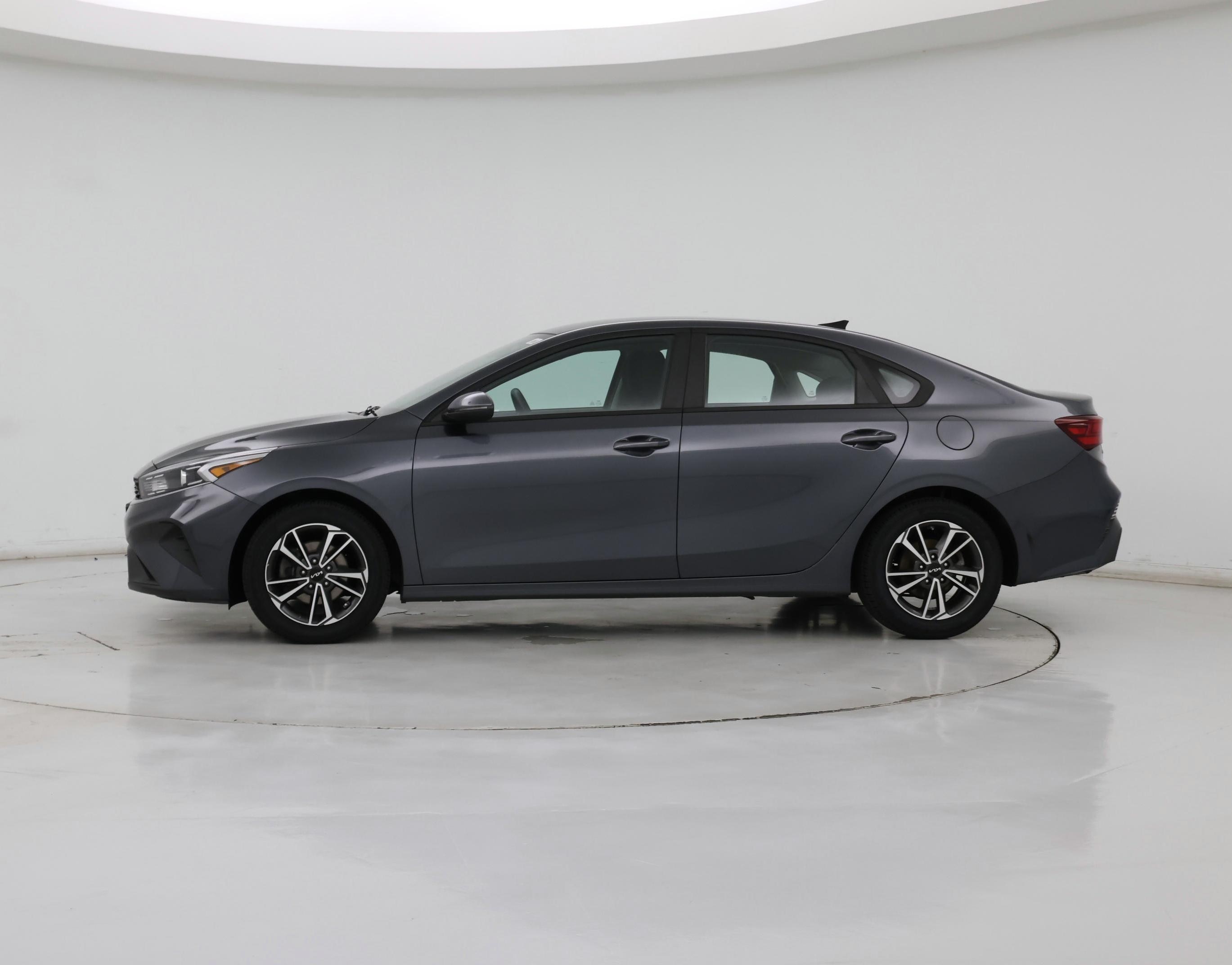 Thumbnail: 2022 Kia Forte - 3