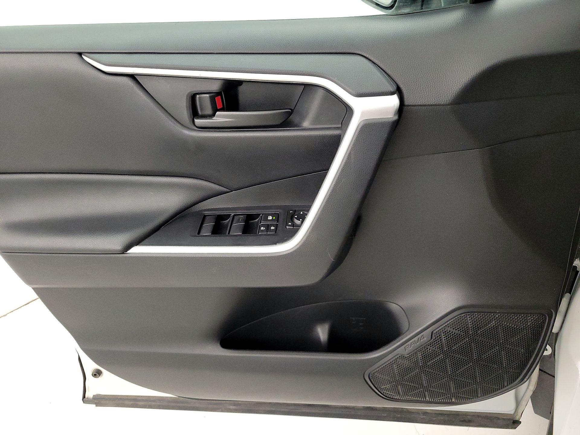 Thumbnail: 2023 Toyota RAV4 - 12