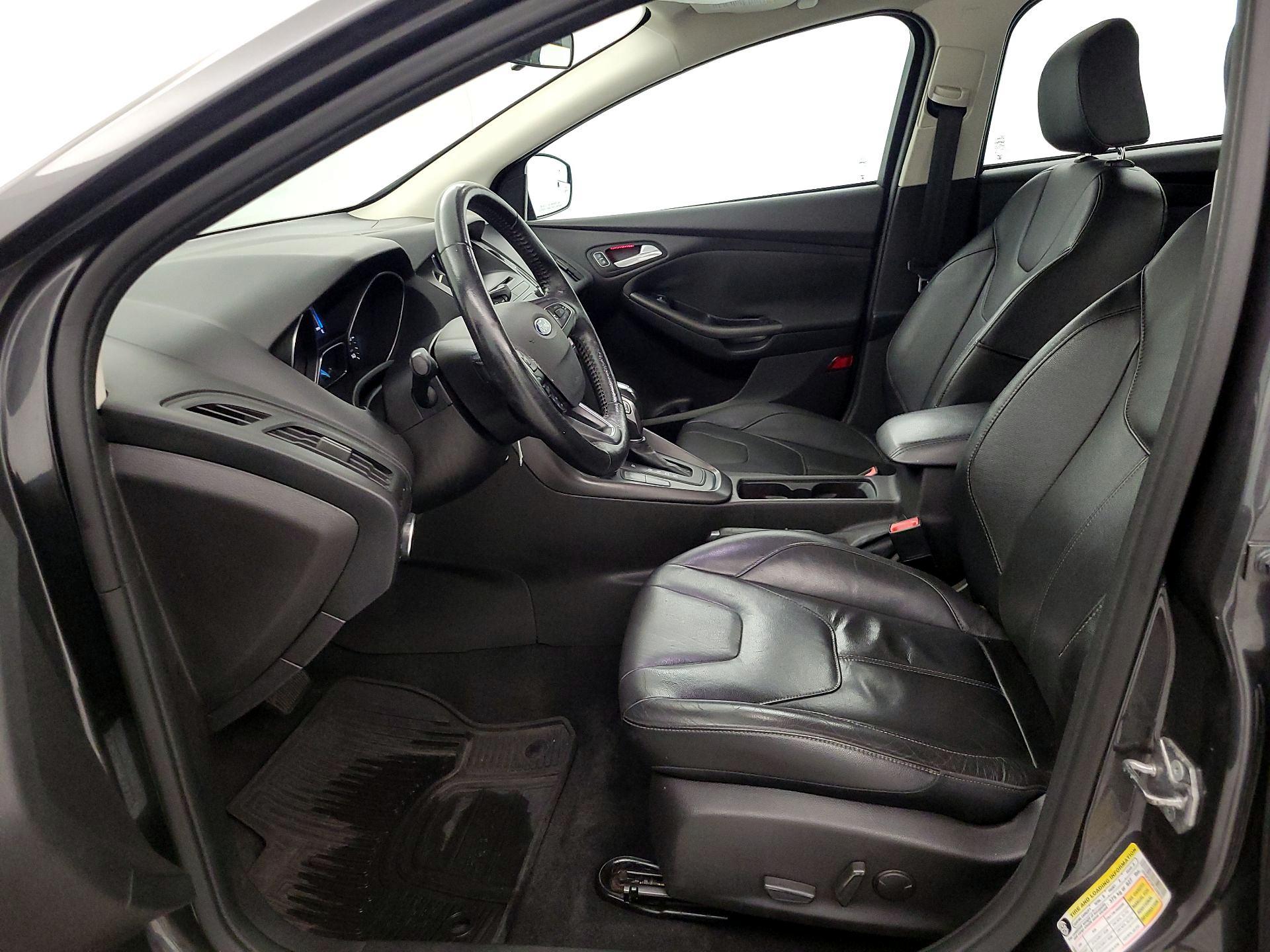 Thumbnail: 2015 Ford Focus - 11