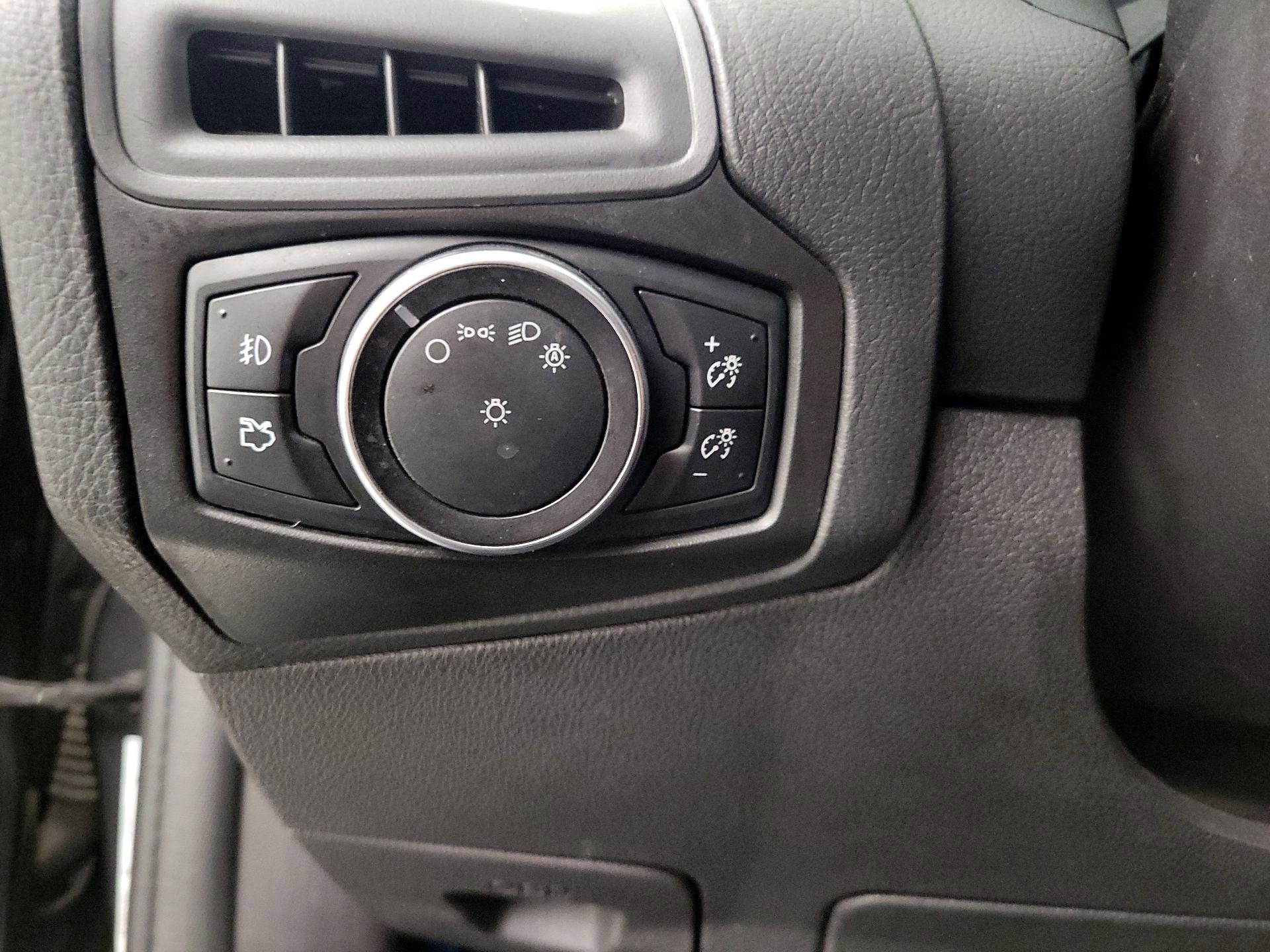 Thumbnail: 2015 Ford Focus - 13