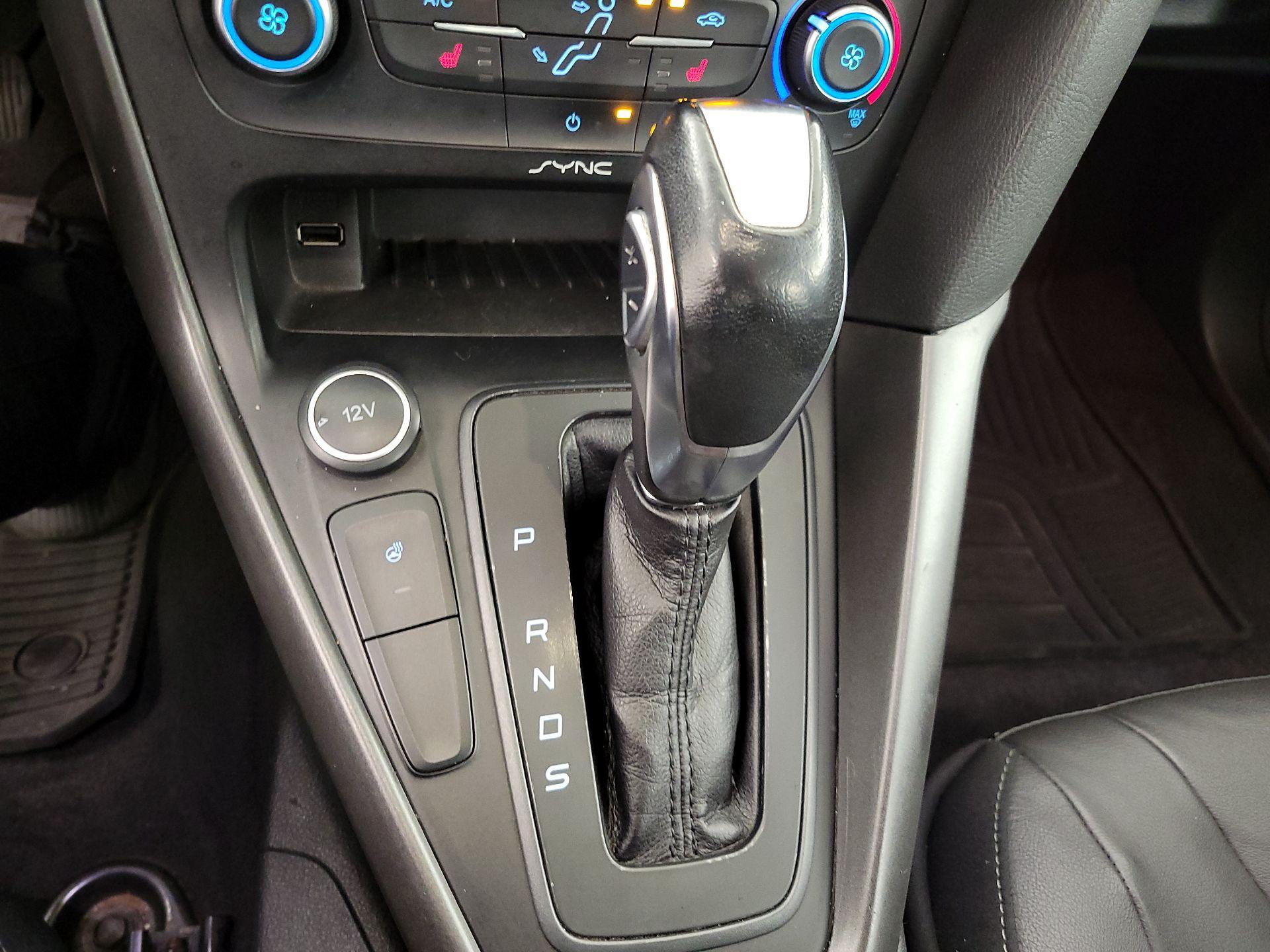 Thumbnail: 2015 Ford Focus - 17