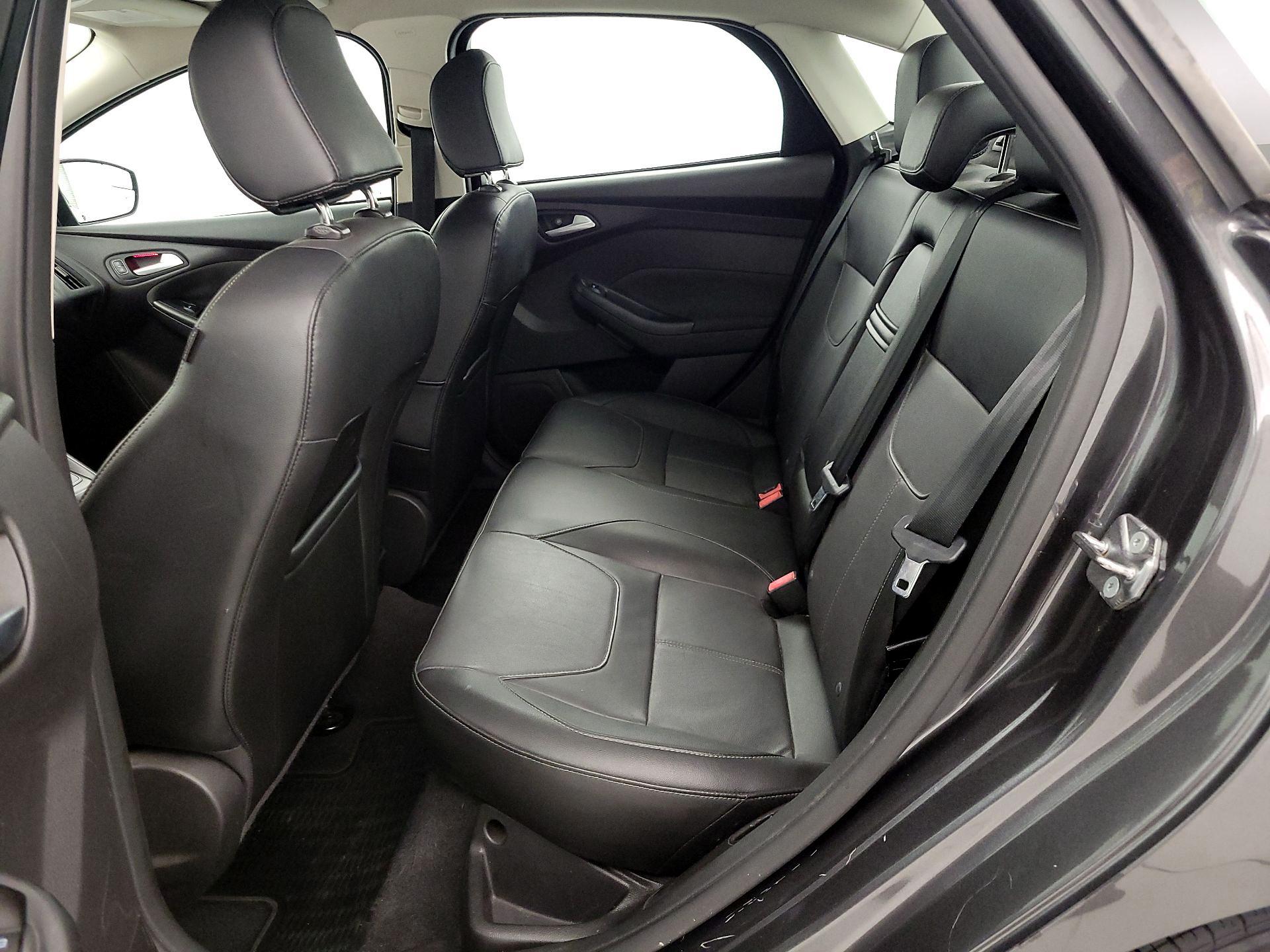 Thumbnail: 2015 Ford Focus - 20