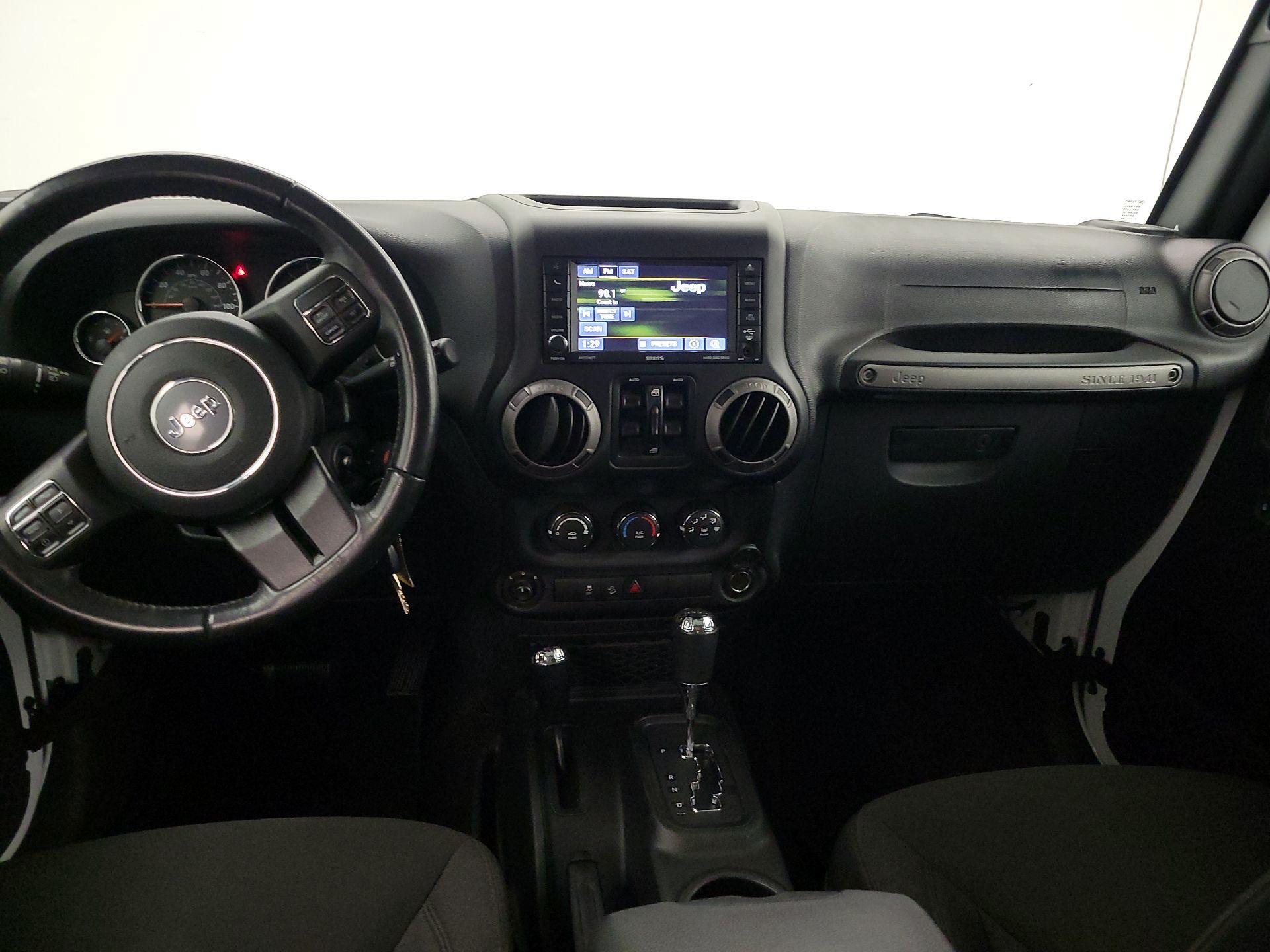 Thumbnail: 2016 Jeep Wrangler - 9