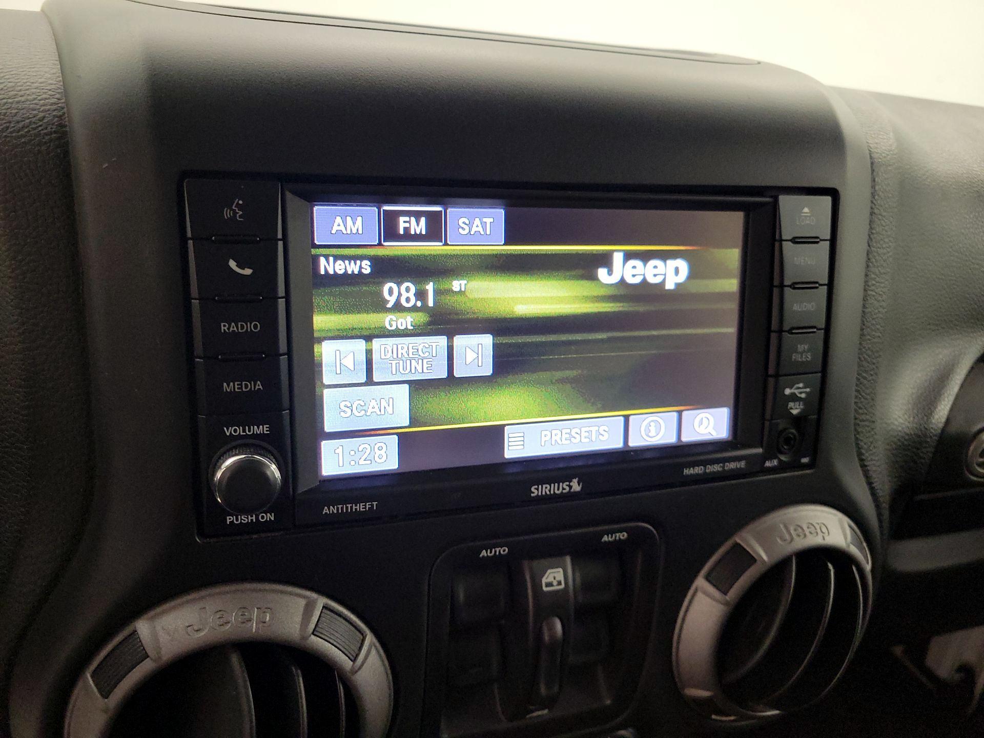 Thumbnail: 2016 Jeep Wrangler - 13