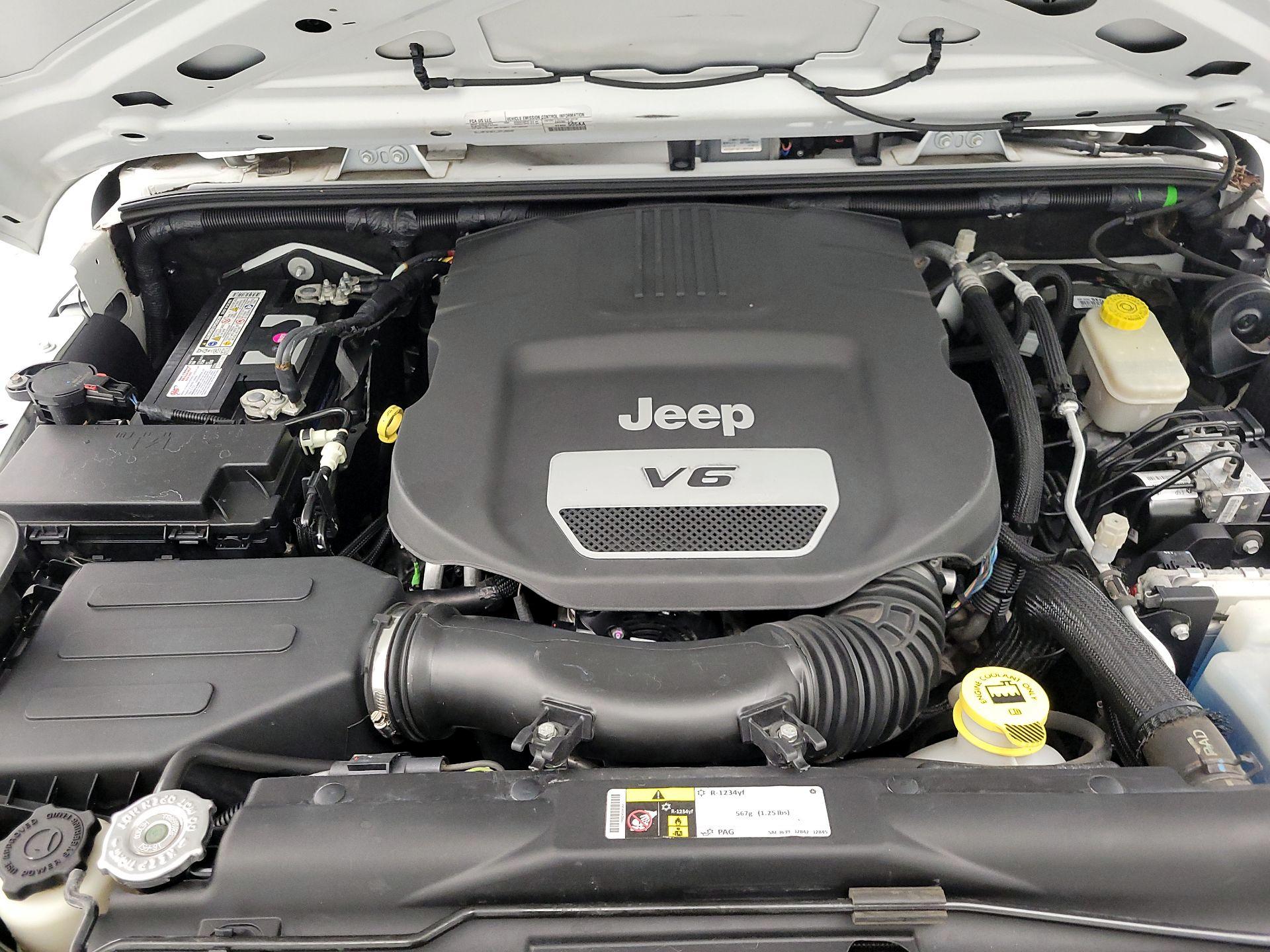 Thumbnail: 2016 Jeep Wrangler - 18