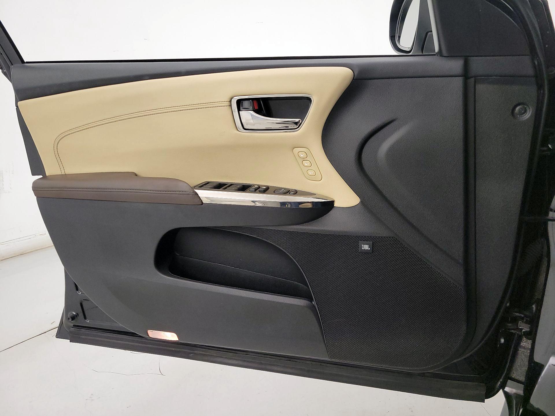 Thumbnail: 2016 Toyota Avalon - 12