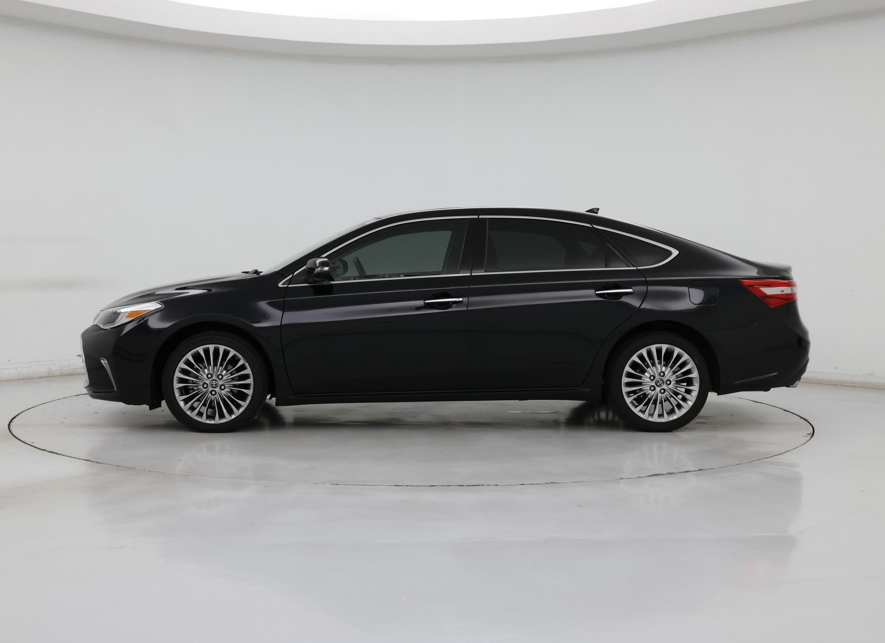 Thumbnail: 2016 Toyota Avalon - 3