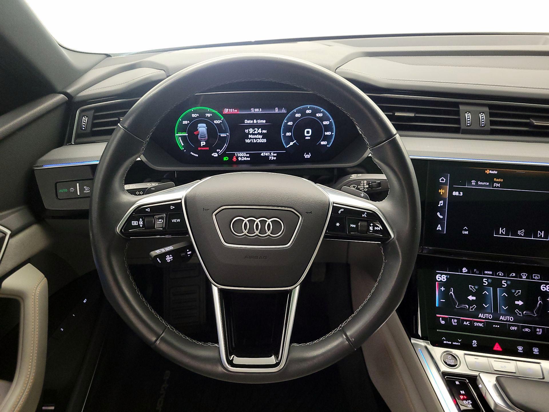 Thumbnail: 2024 Audi Q8 e-tron - 10