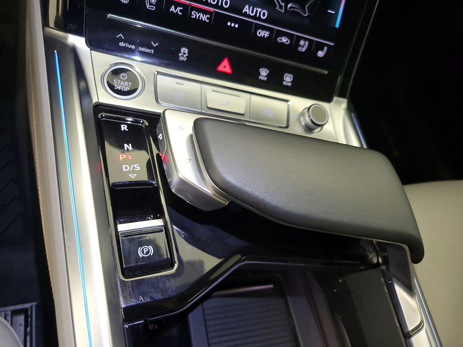 Thumbnail: 2024 Audi Q8 e-tron - 17