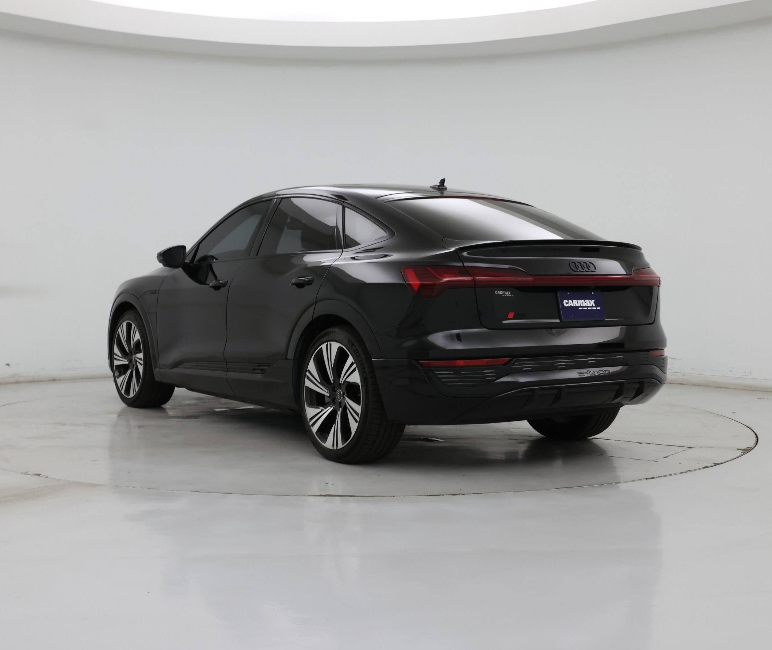 Thumbnail: 2024 Audi Q8 e-tron - 2