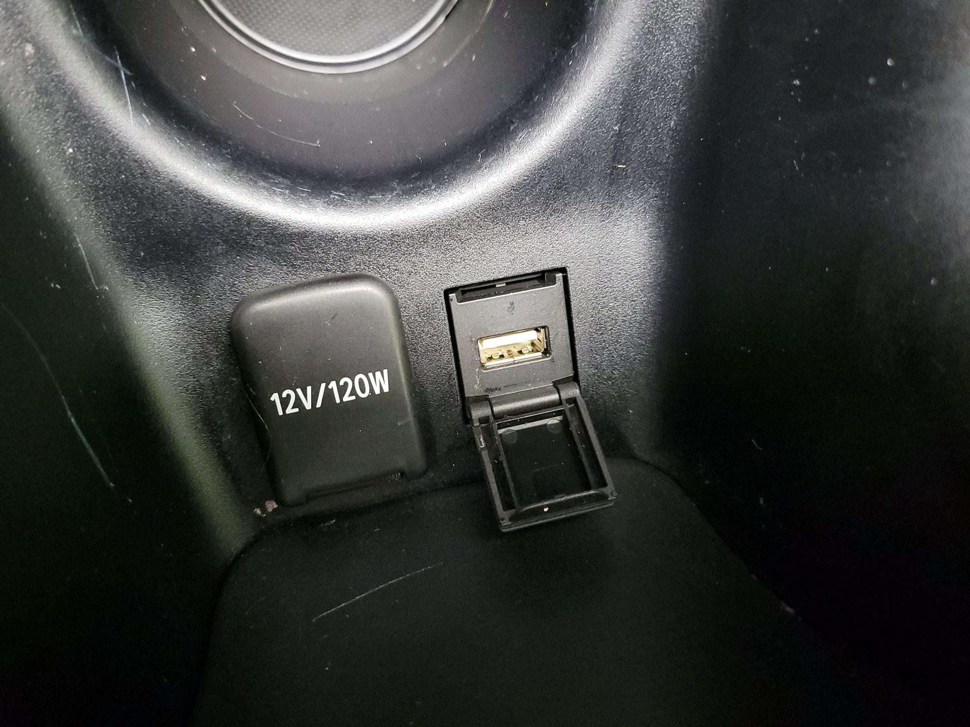 Thumbnail: 2022 Toyota Prius - 18