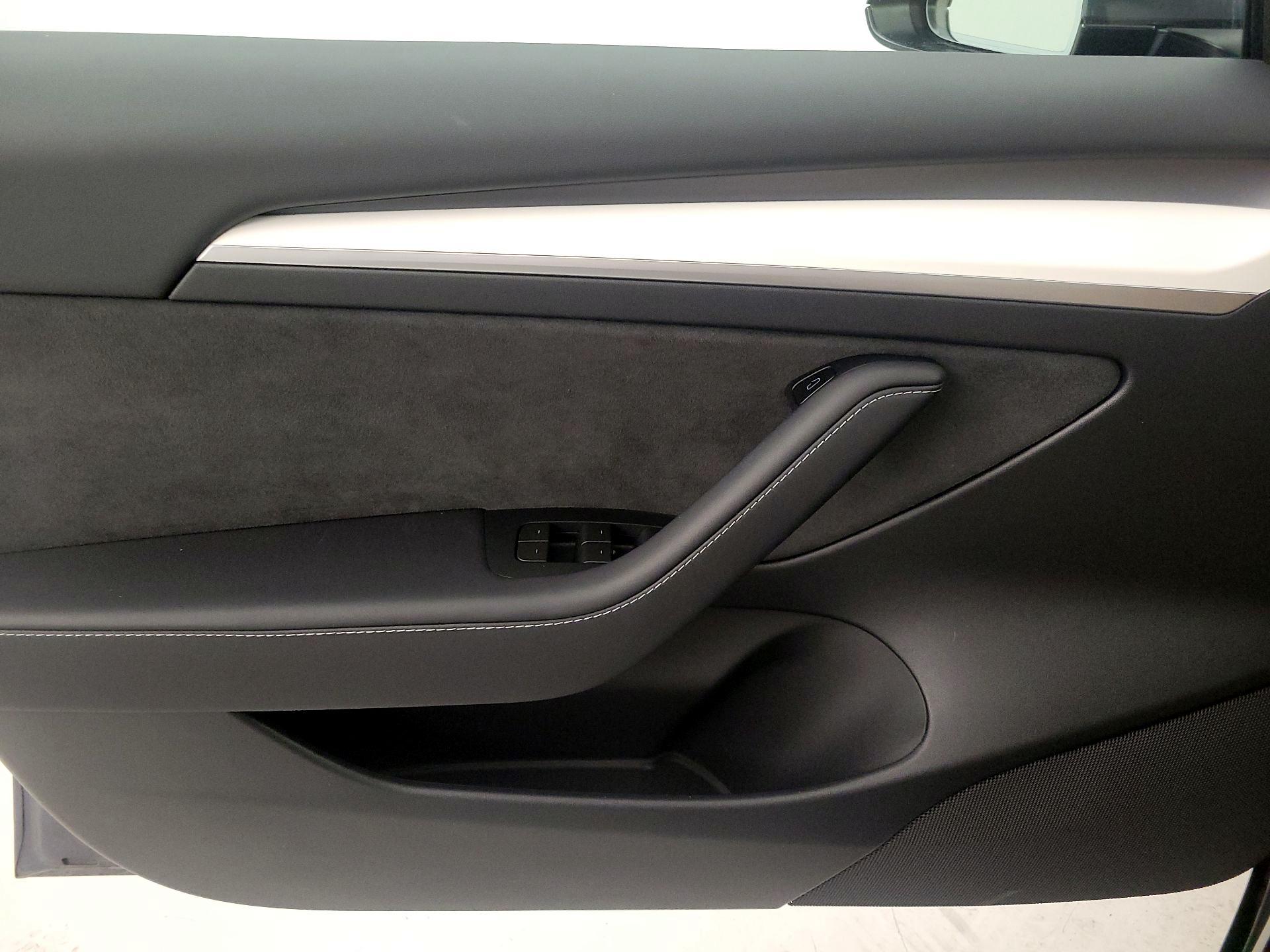 Thumbnail: 2023 Tesla Model 3 - 12