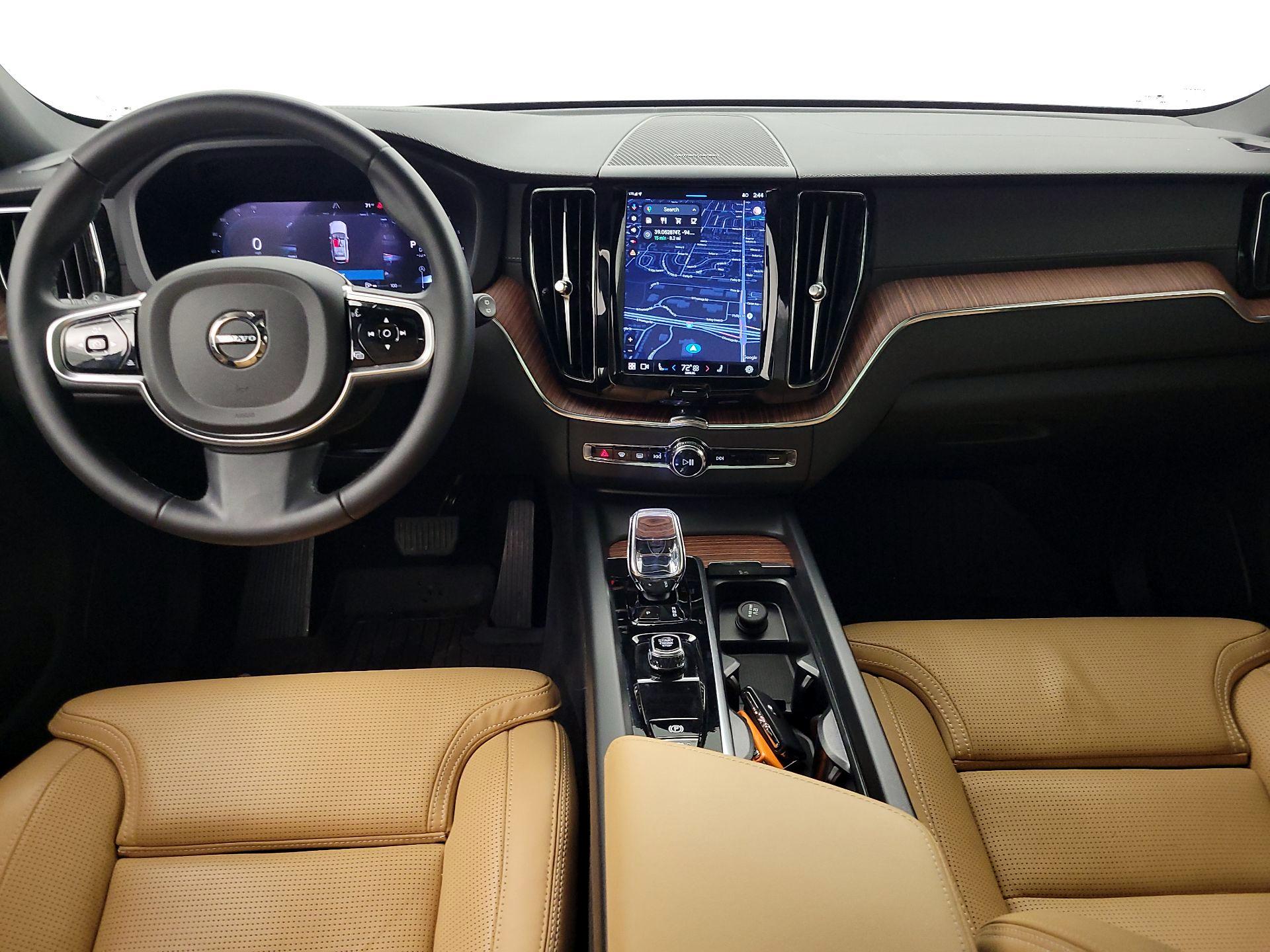 Thumbnail: 2025 Volvo XC60 - 9