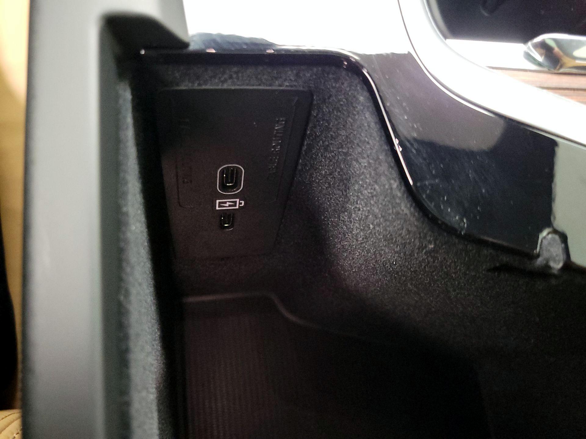 Thumbnail: 2025 Volvo XC60 - 19