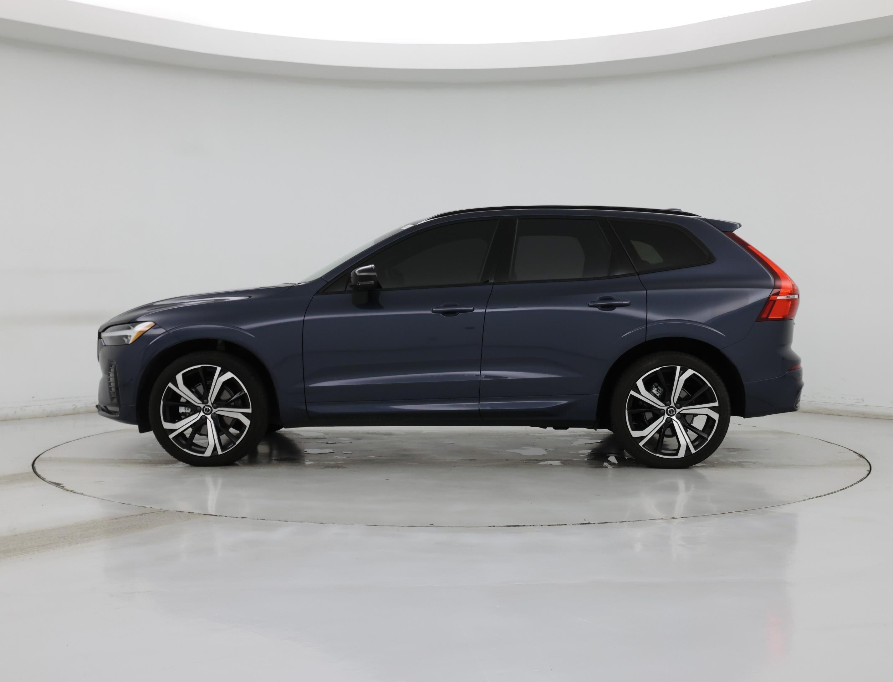 Thumbnail: 2025 Volvo XC60 - 3
