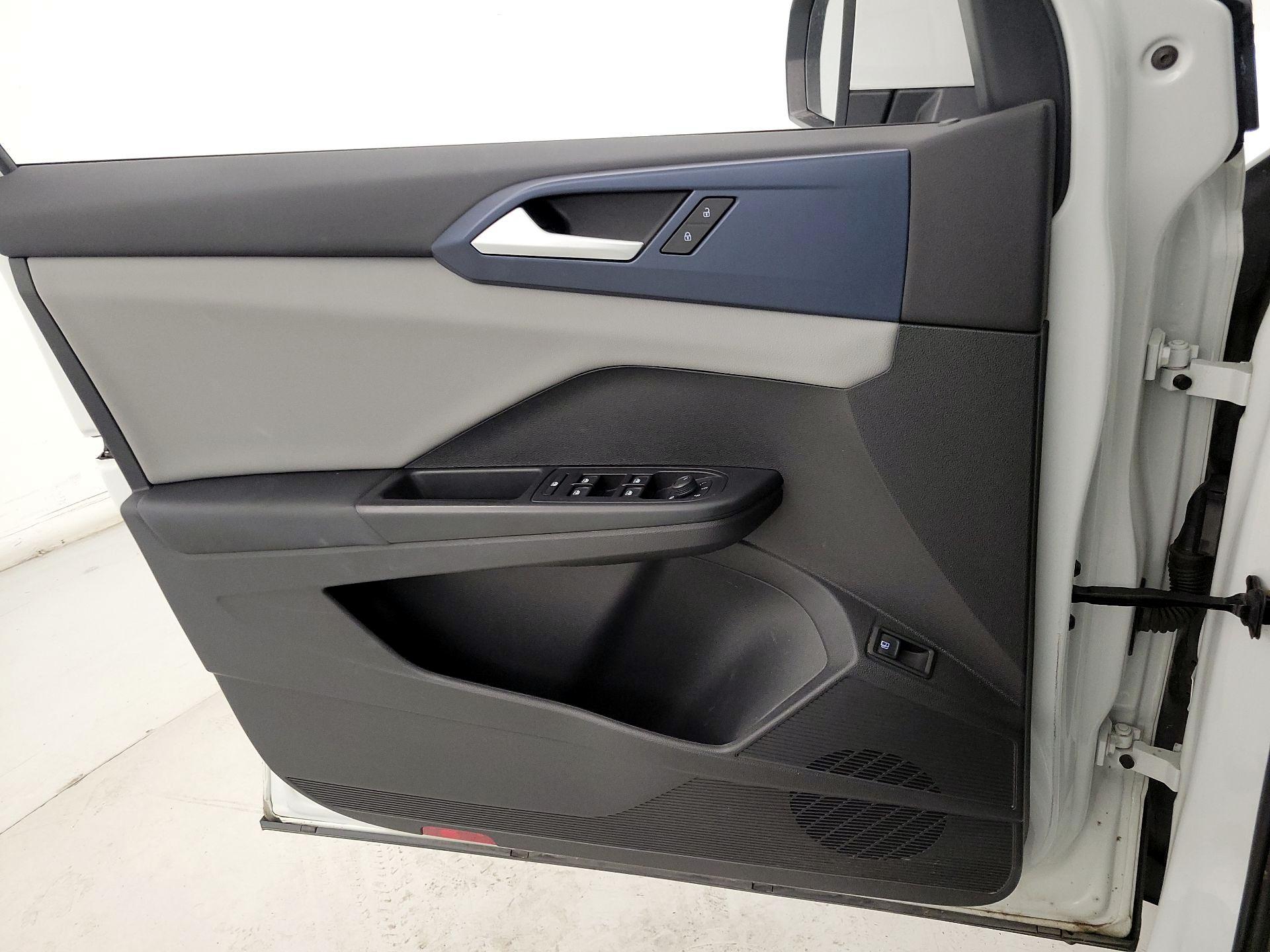 Thumbnail: 2022 Volkswagen Taos - 12