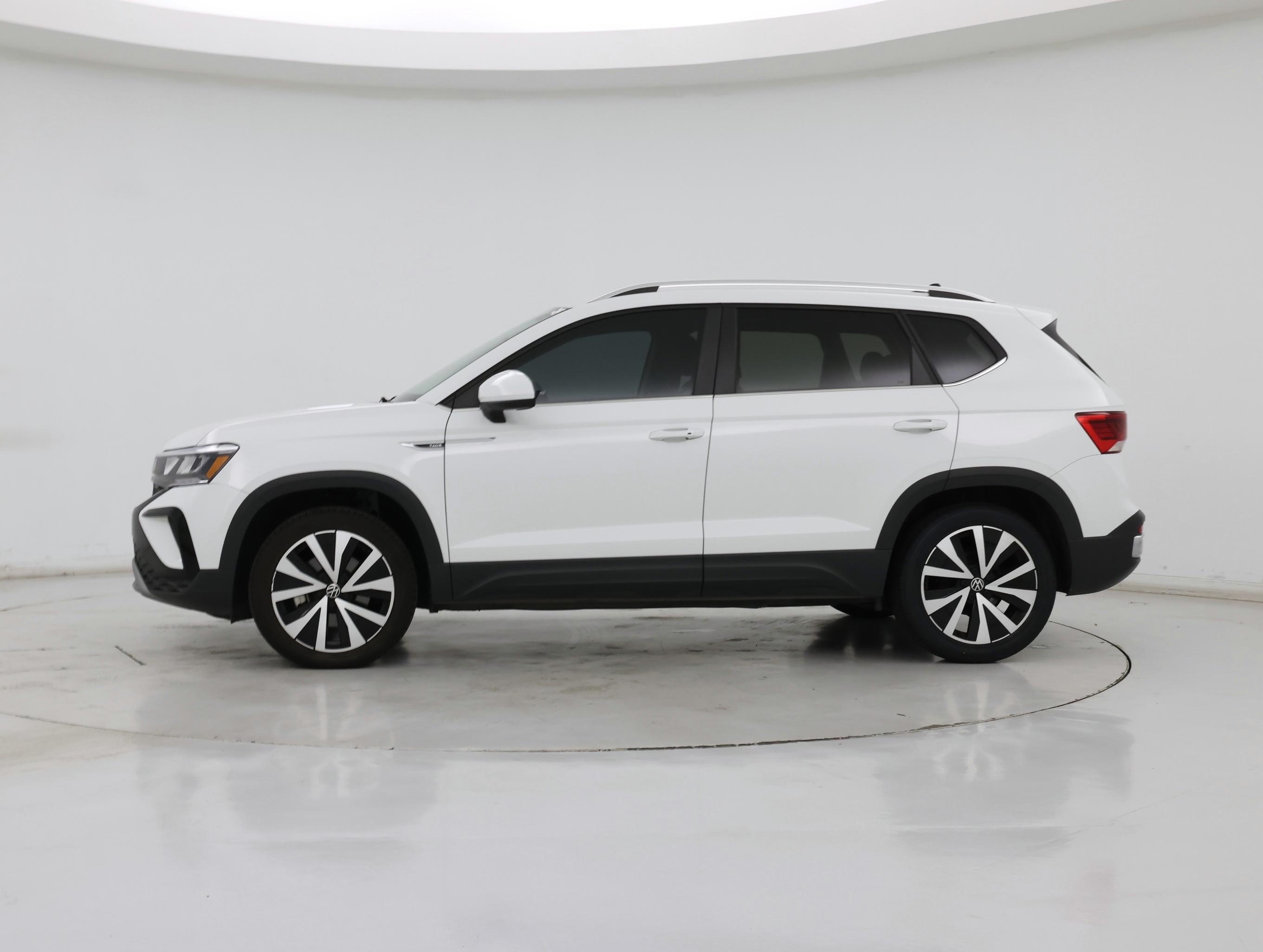 Thumbnail: 2022 Volkswagen Taos - 3