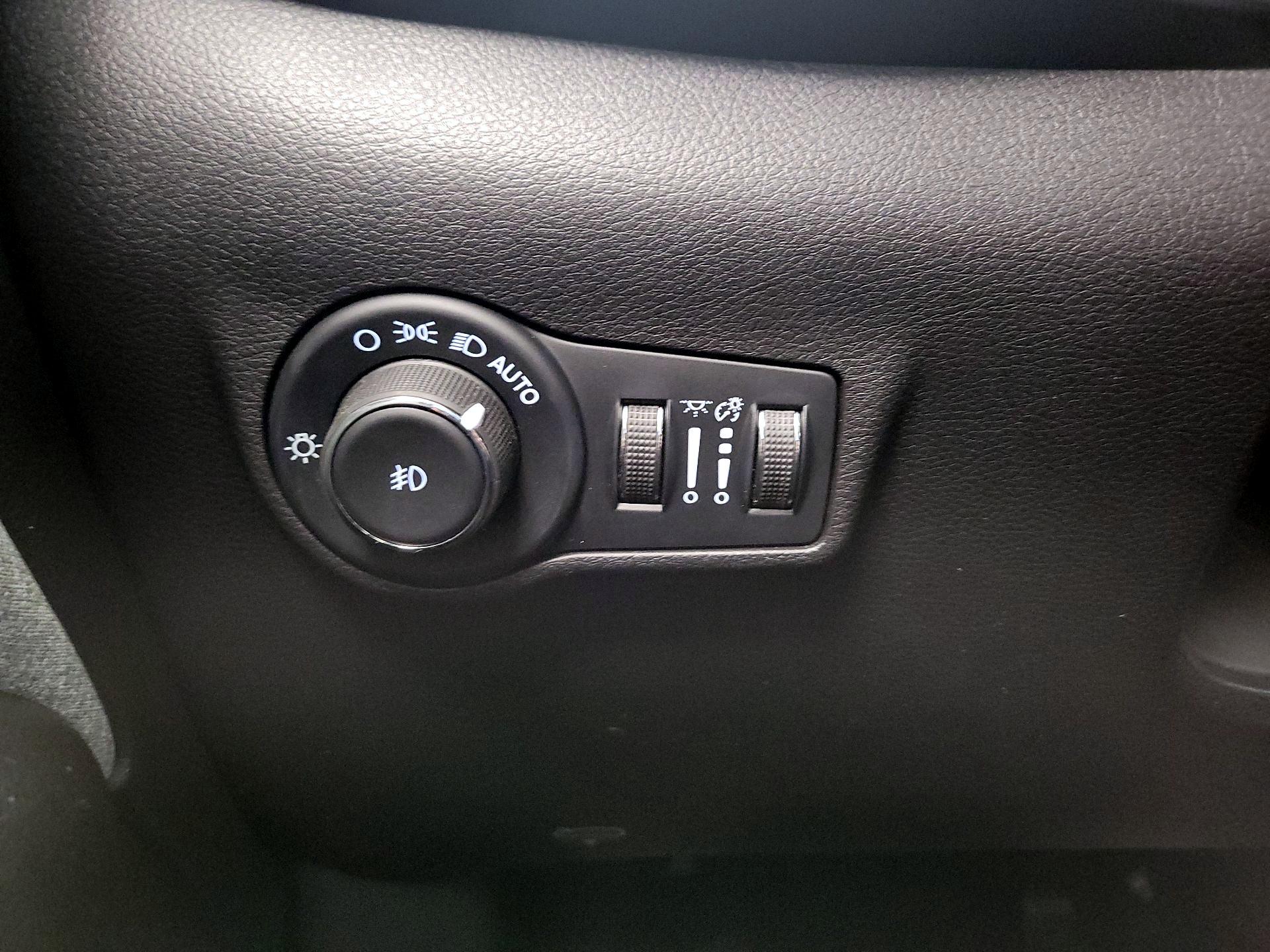 Thumbnail: 2022 Jeep Compass - 13