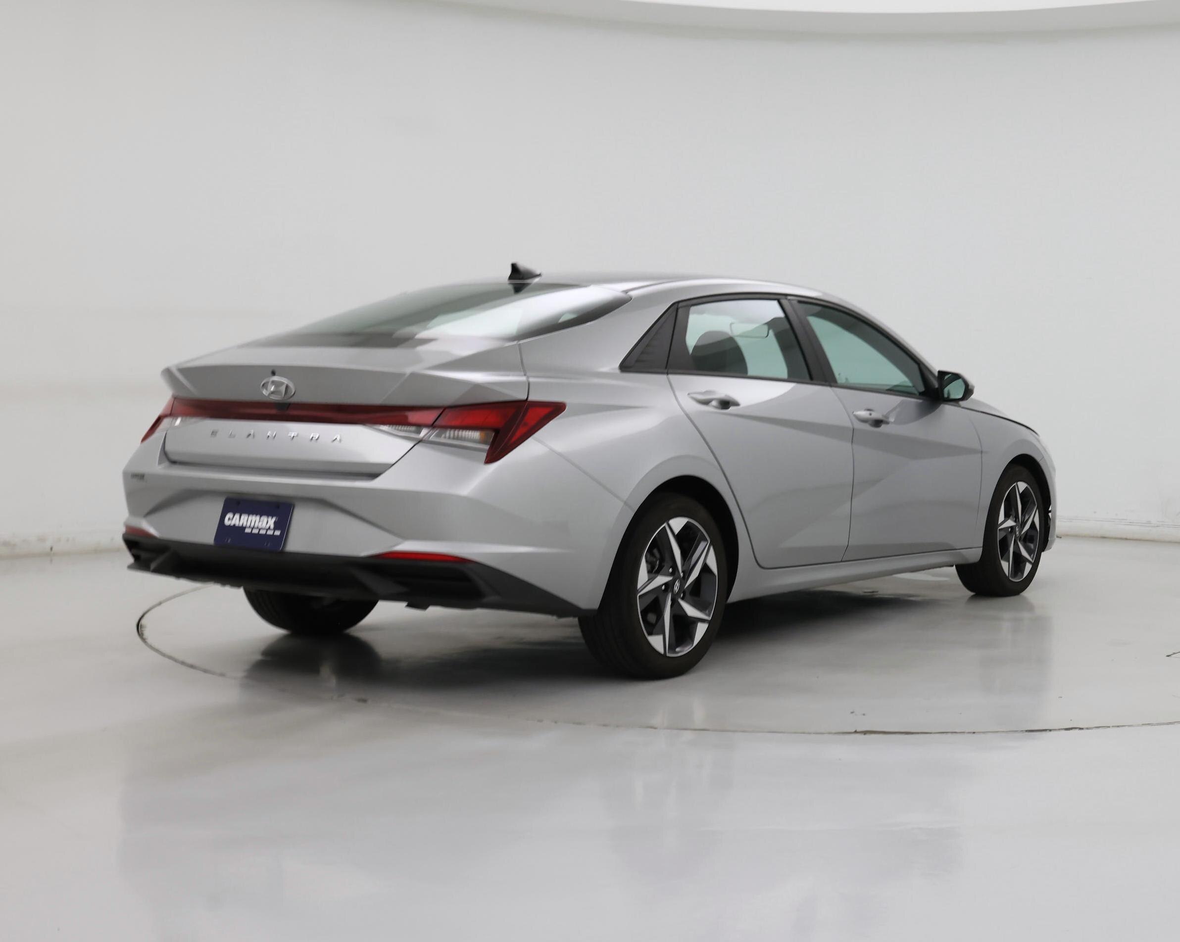 Thumbnail: 2023 Hyundai Elantra - 8