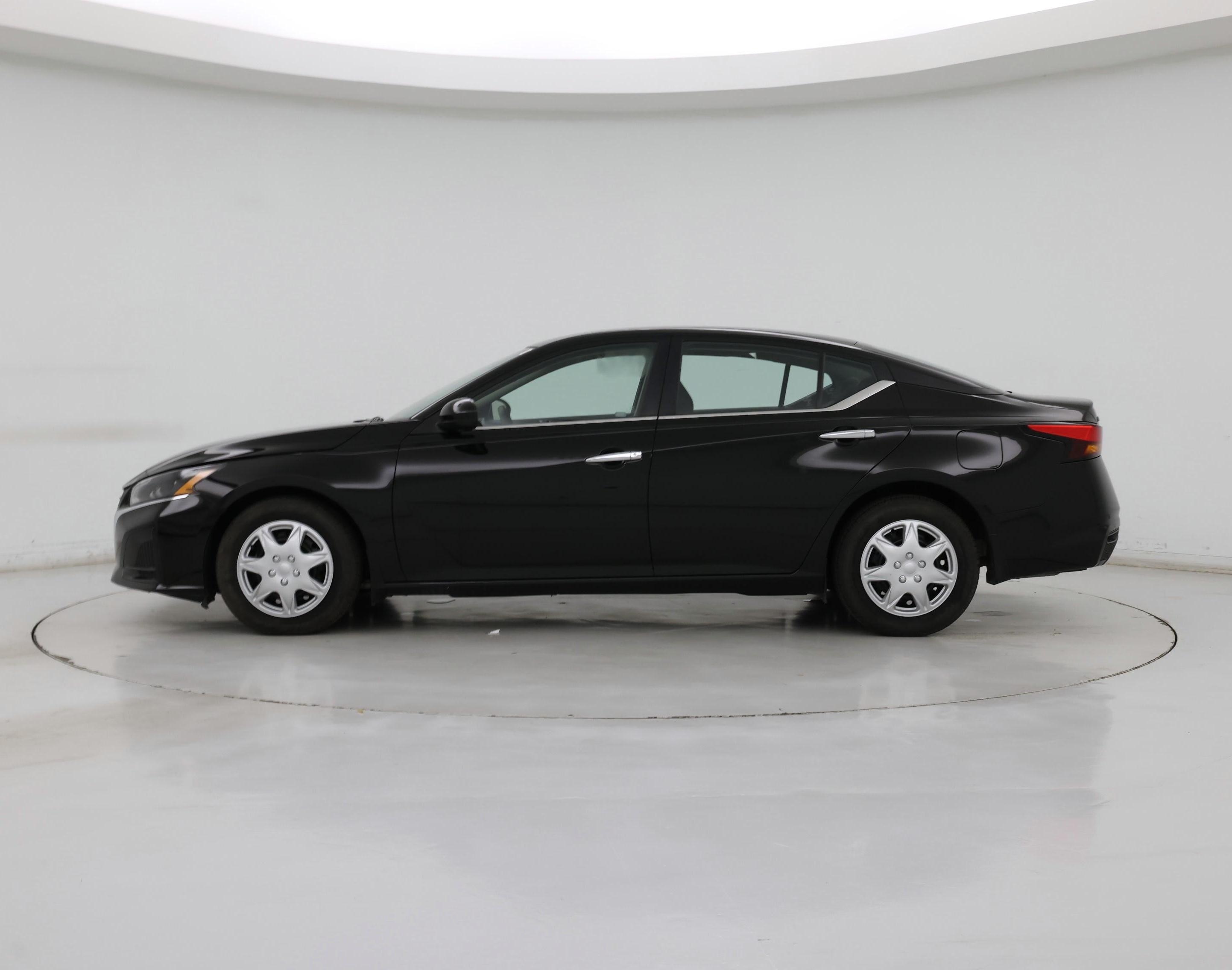 Thumbnail: 2023 Nissan Altima - 3