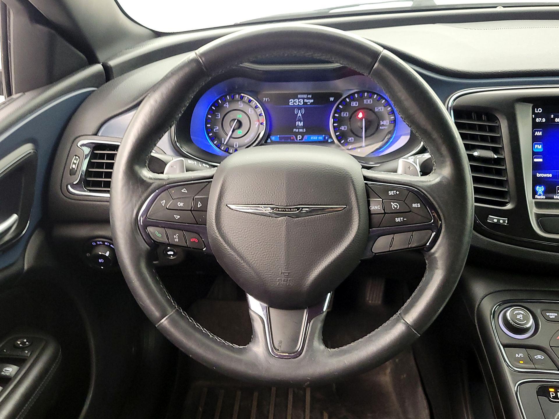 Thumbnail: 2016 Chrysler 200 - 10
