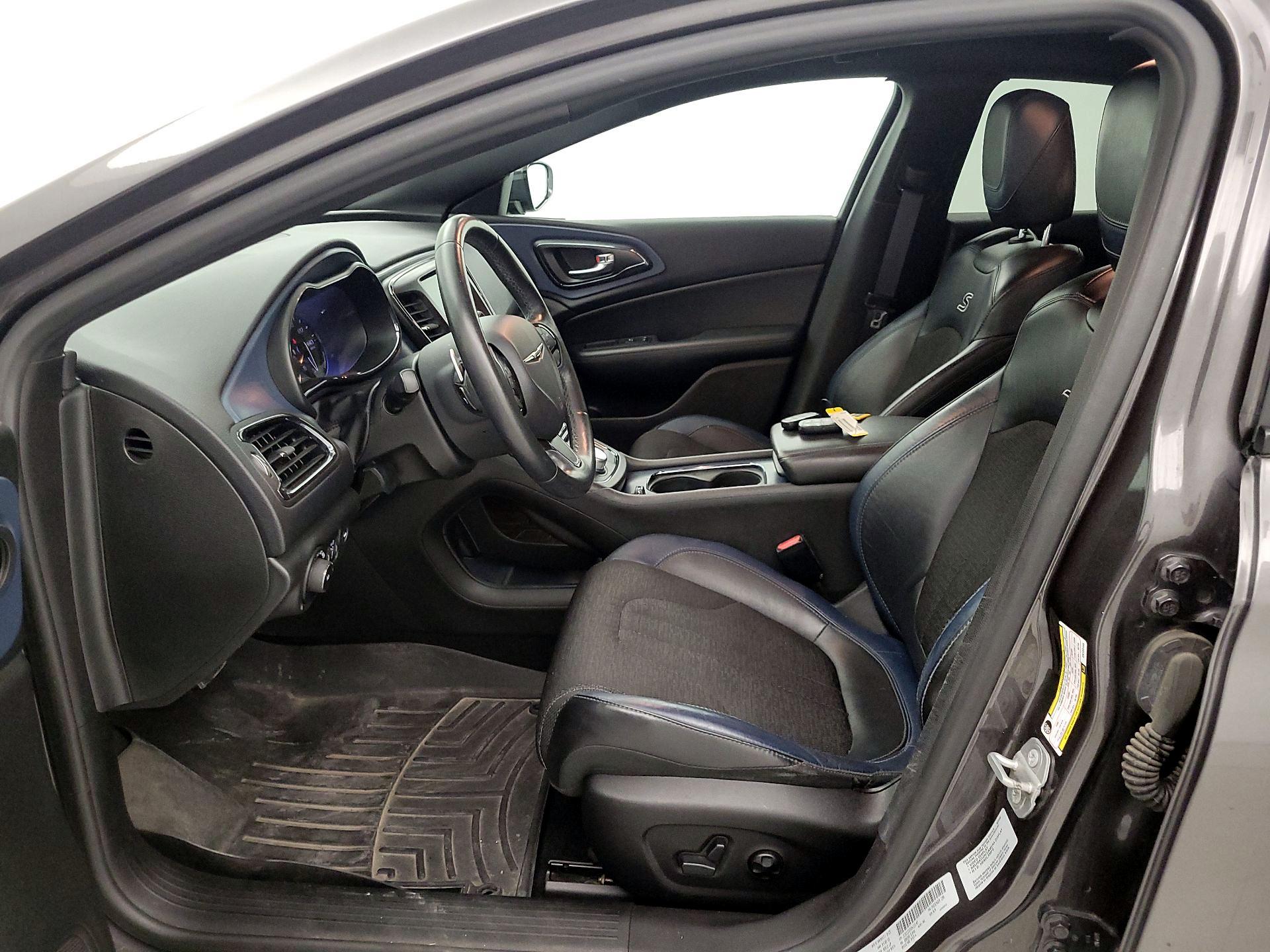 Thumbnail: 2016 Chrysler 200 - 11