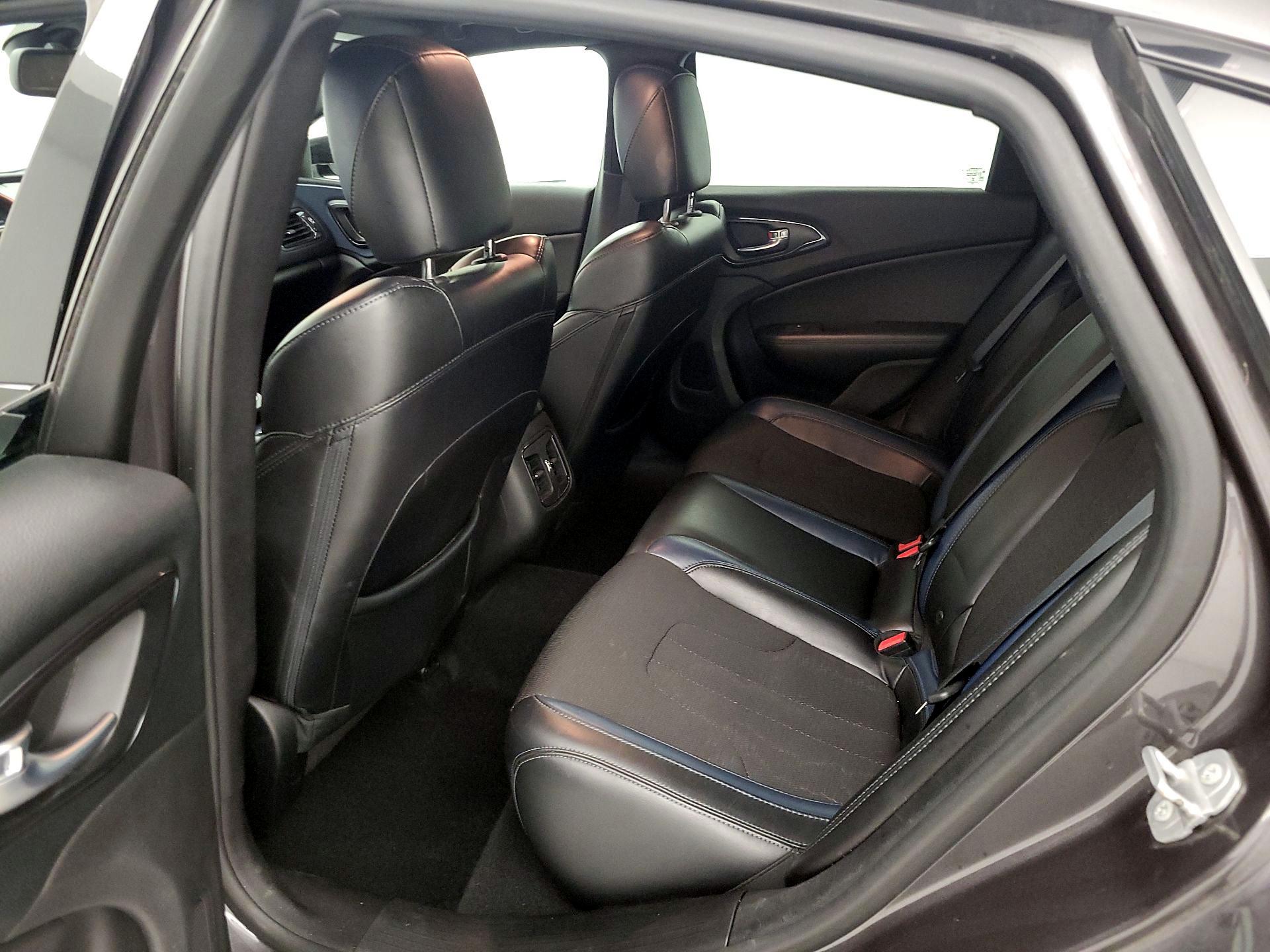 Thumbnail: 2016 Chrysler 200 - 18