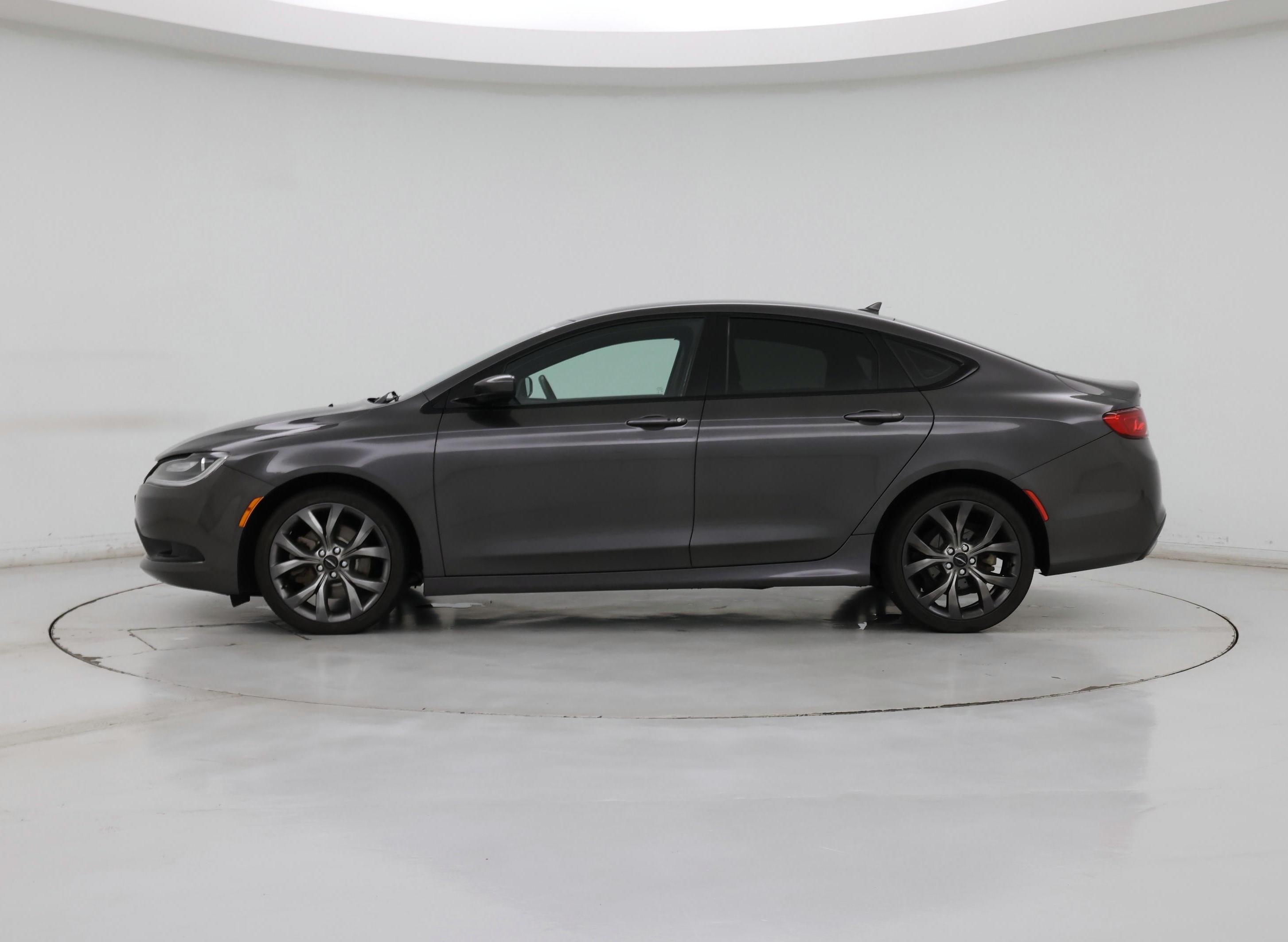 Thumbnail: 2016 Chrysler 200 - 3