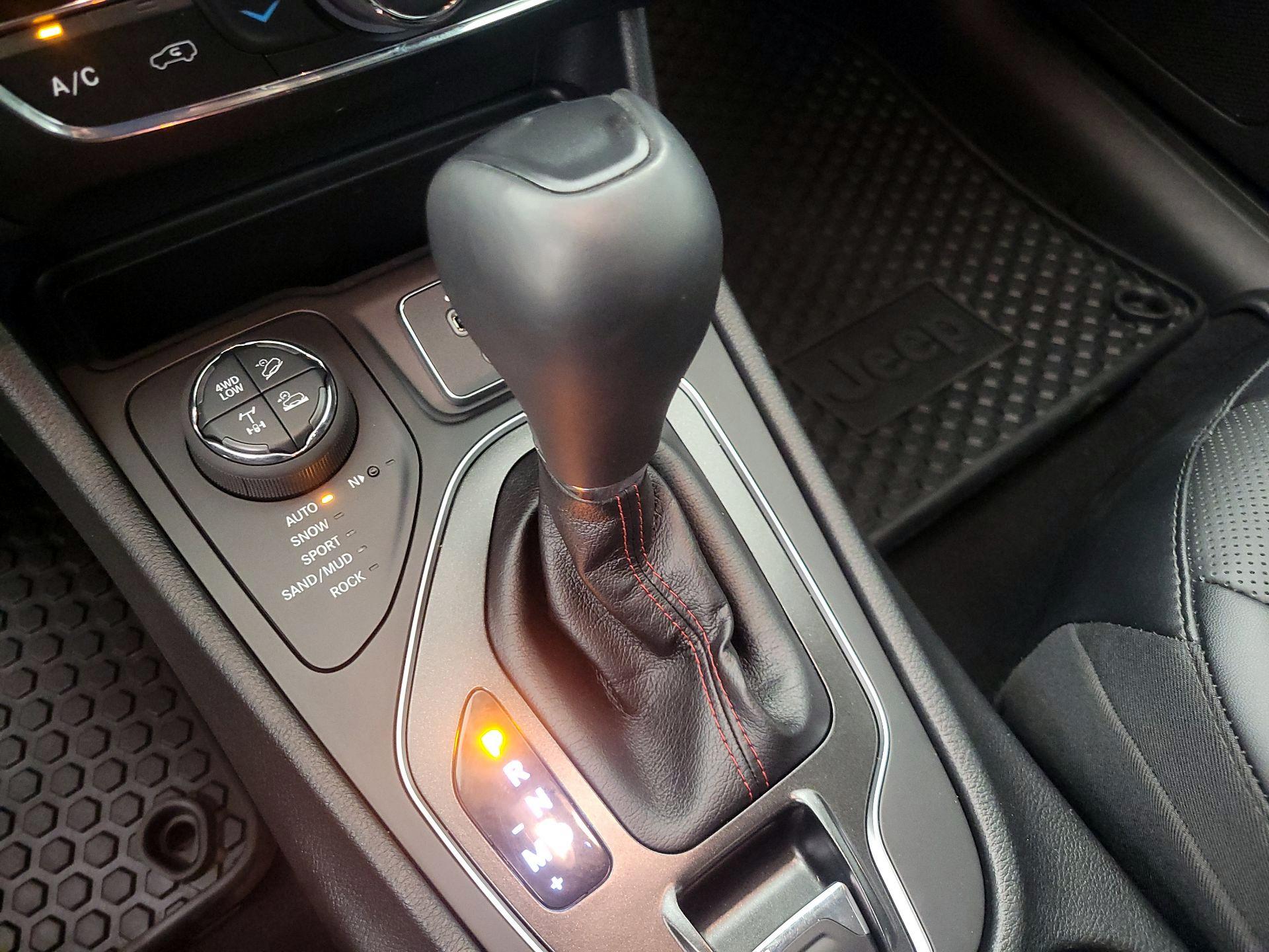 Thumbnail: 2021 Jeep Cherokee - 17