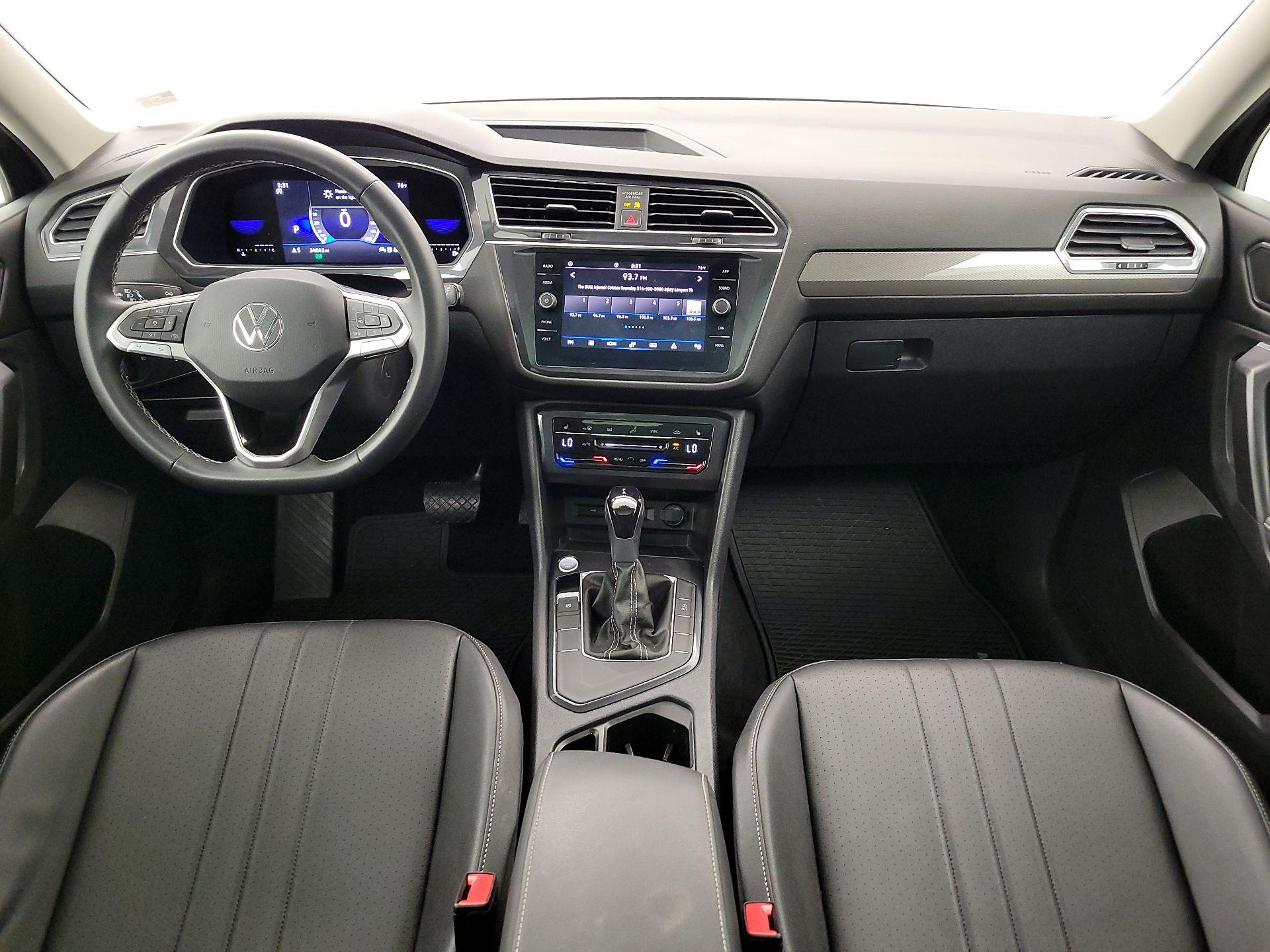 Thumbnail: 2023 Volkswagen Tiguan - 9