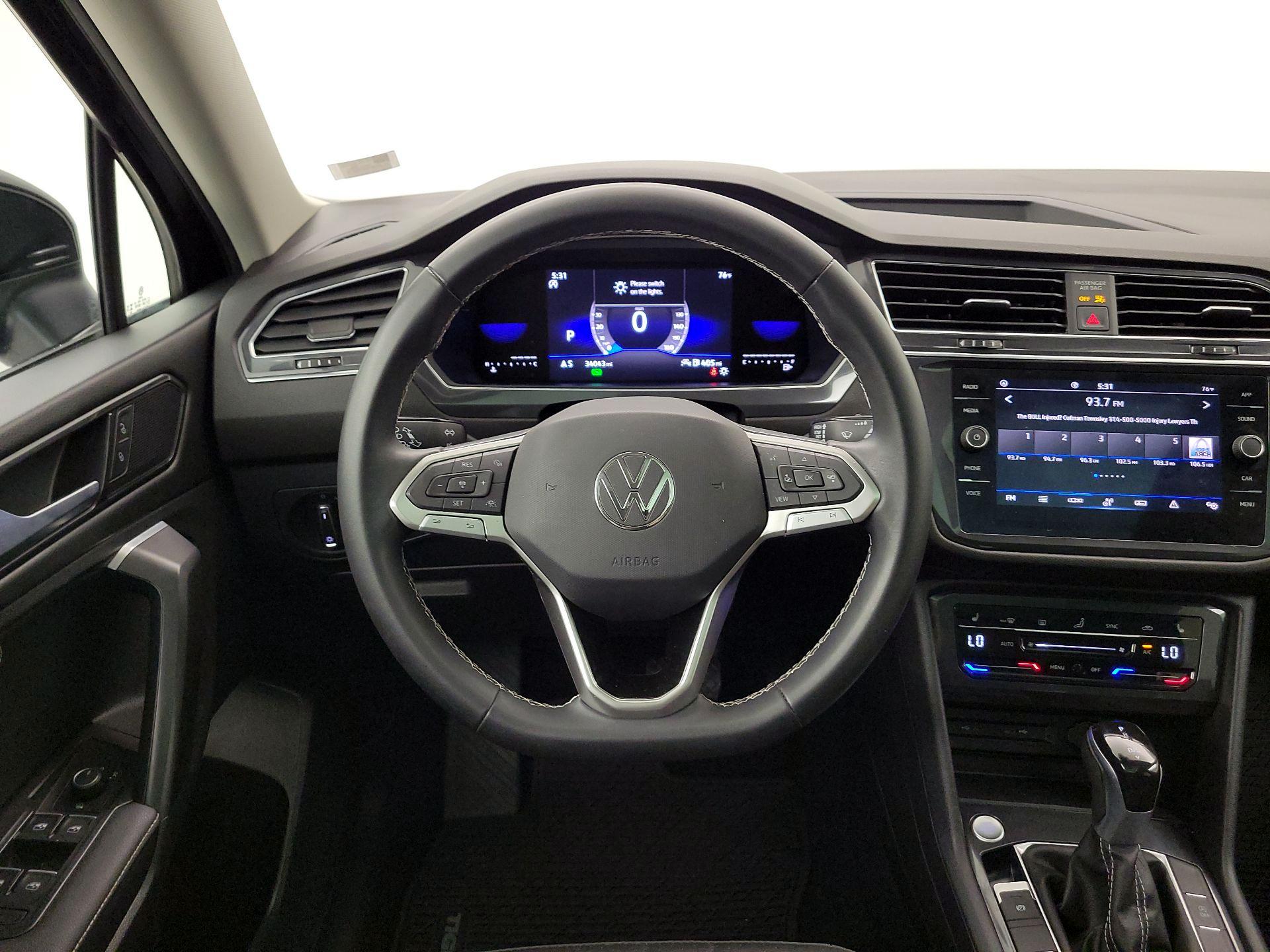 Thumbnail: 2023 Volkswagen Tiguan - 10