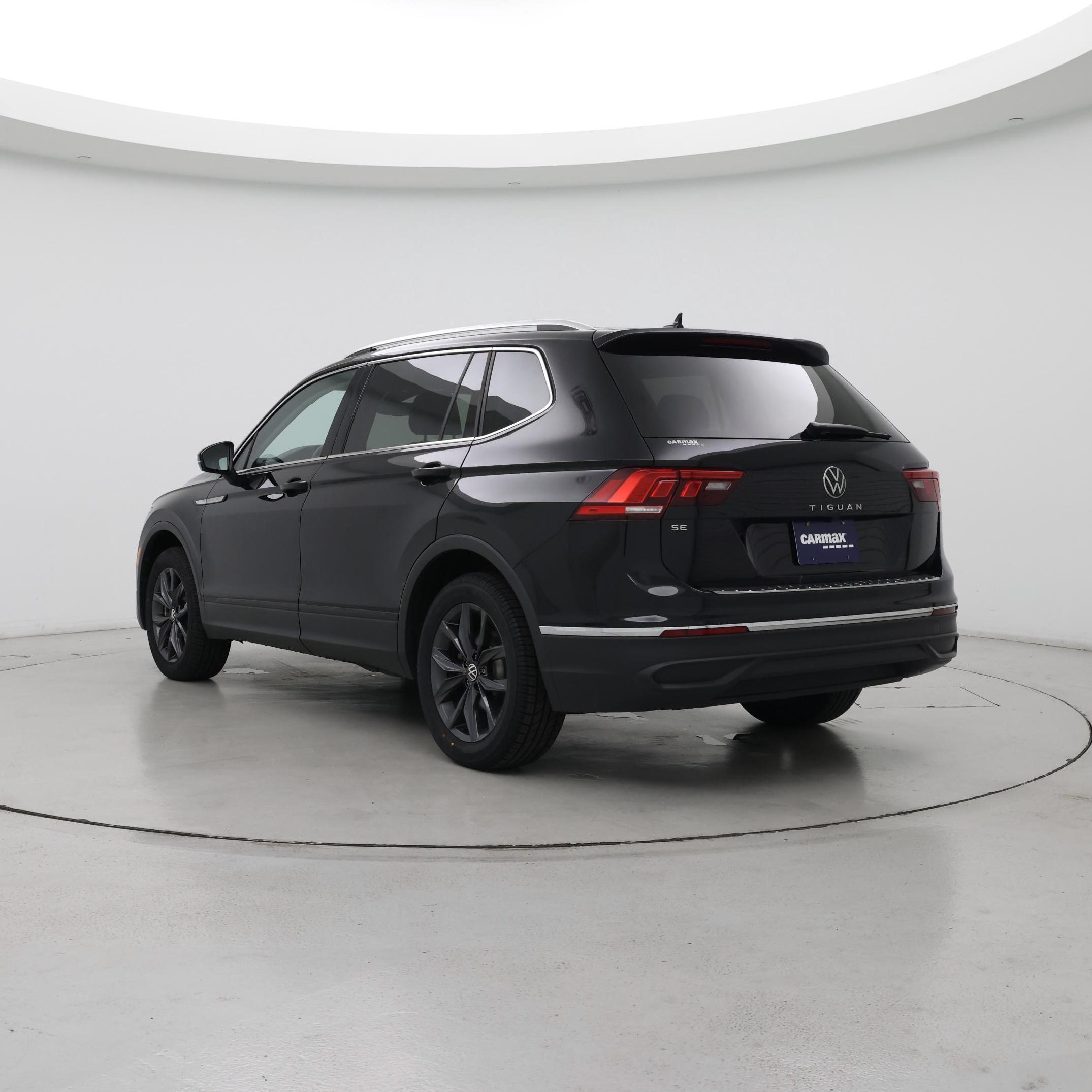 Thumbnail: 2023 Volkswagen Tiguan - 2