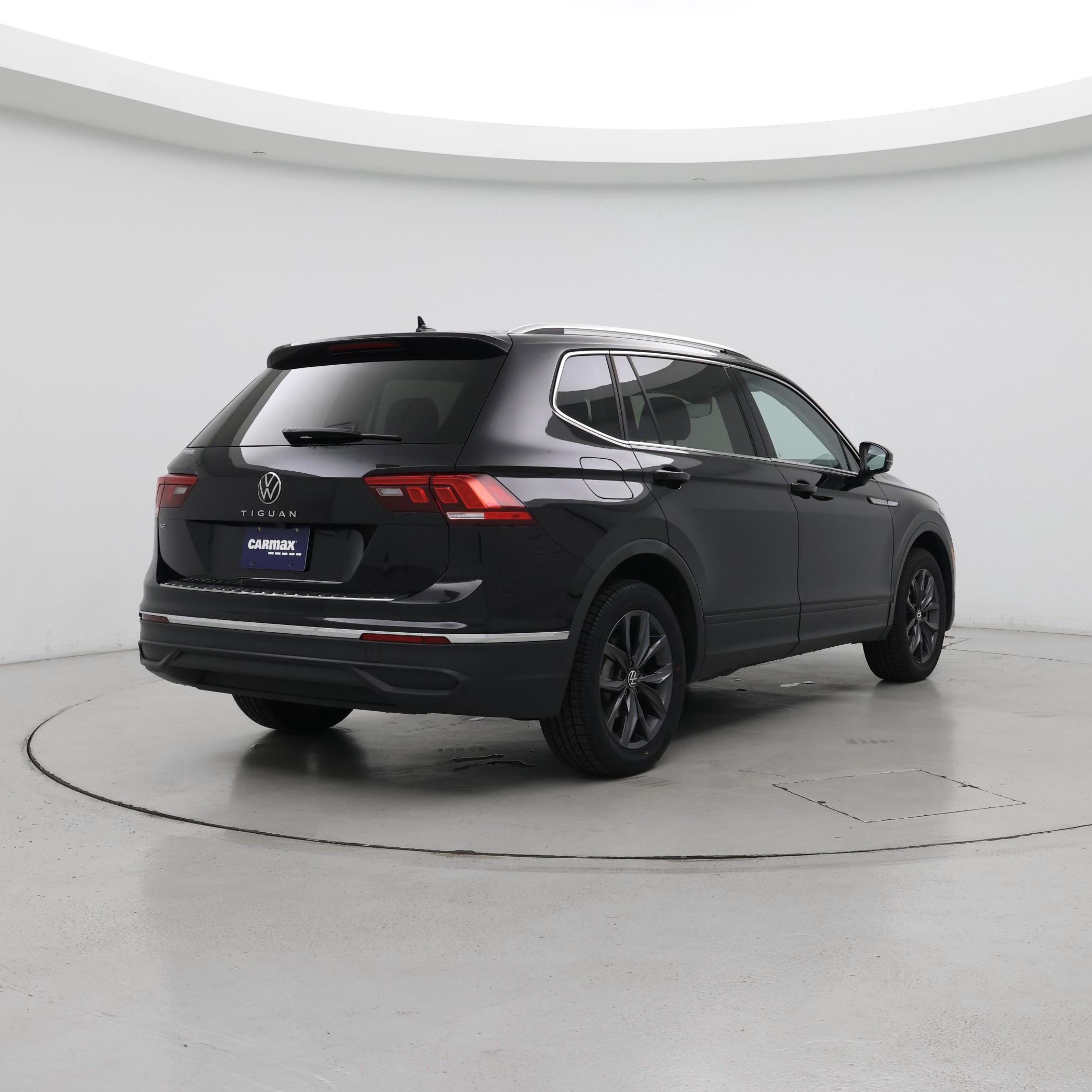 Thumbnail: 2023 Volkswagen Tiguan - 8