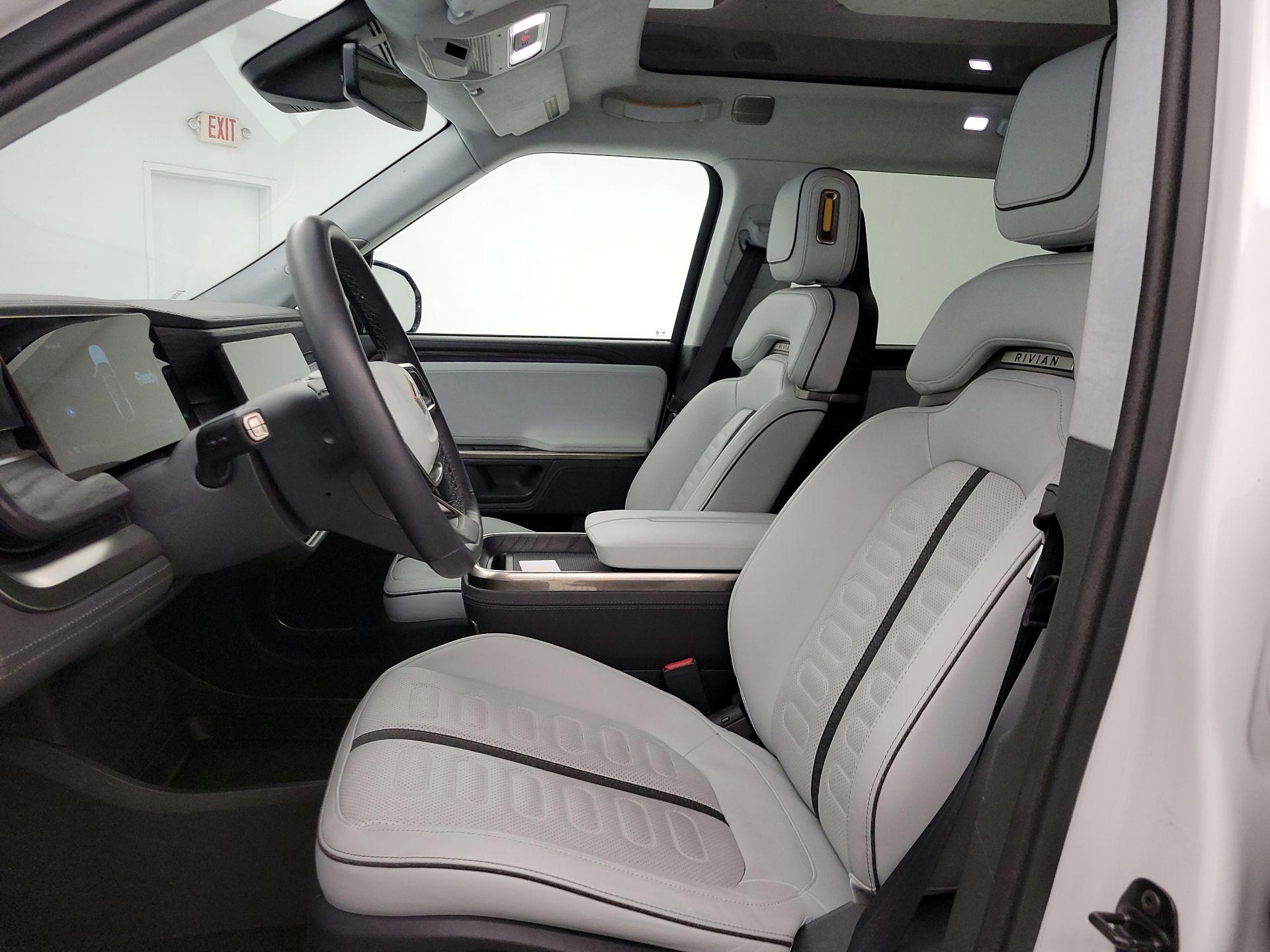 Thumbnail: 2023 Rivian R1S - 11