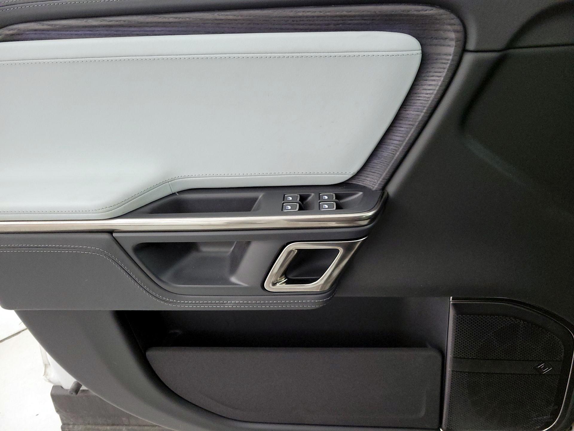 Thumbnail: 2023 Rivian R1S - 12