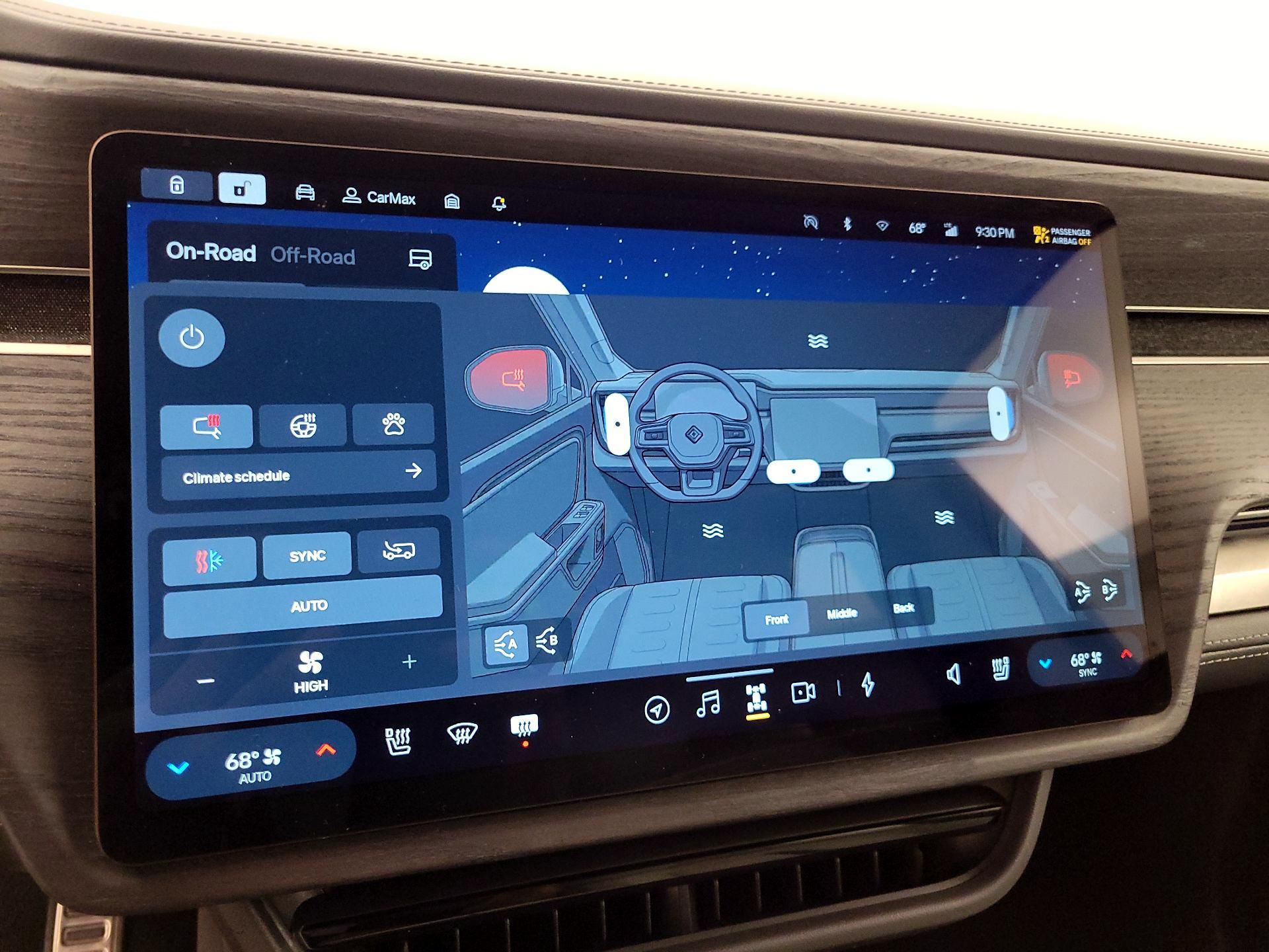 Thumbnail: 2023 Rivian R1S - 17