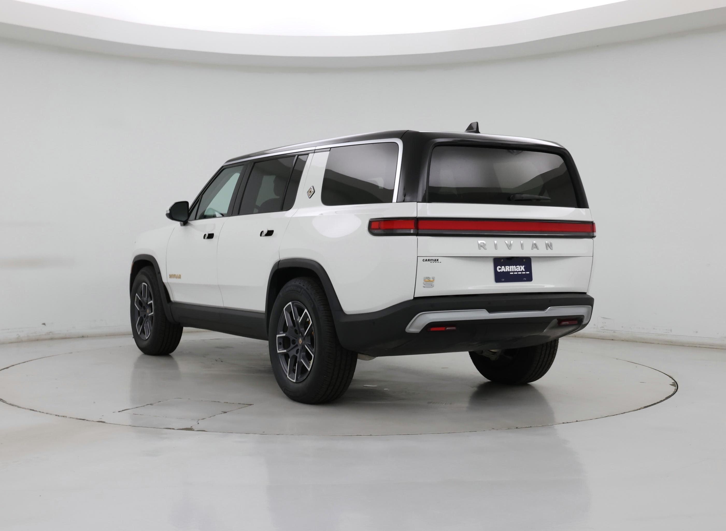 Thumbnail: 2023 Rivian R1S - 2