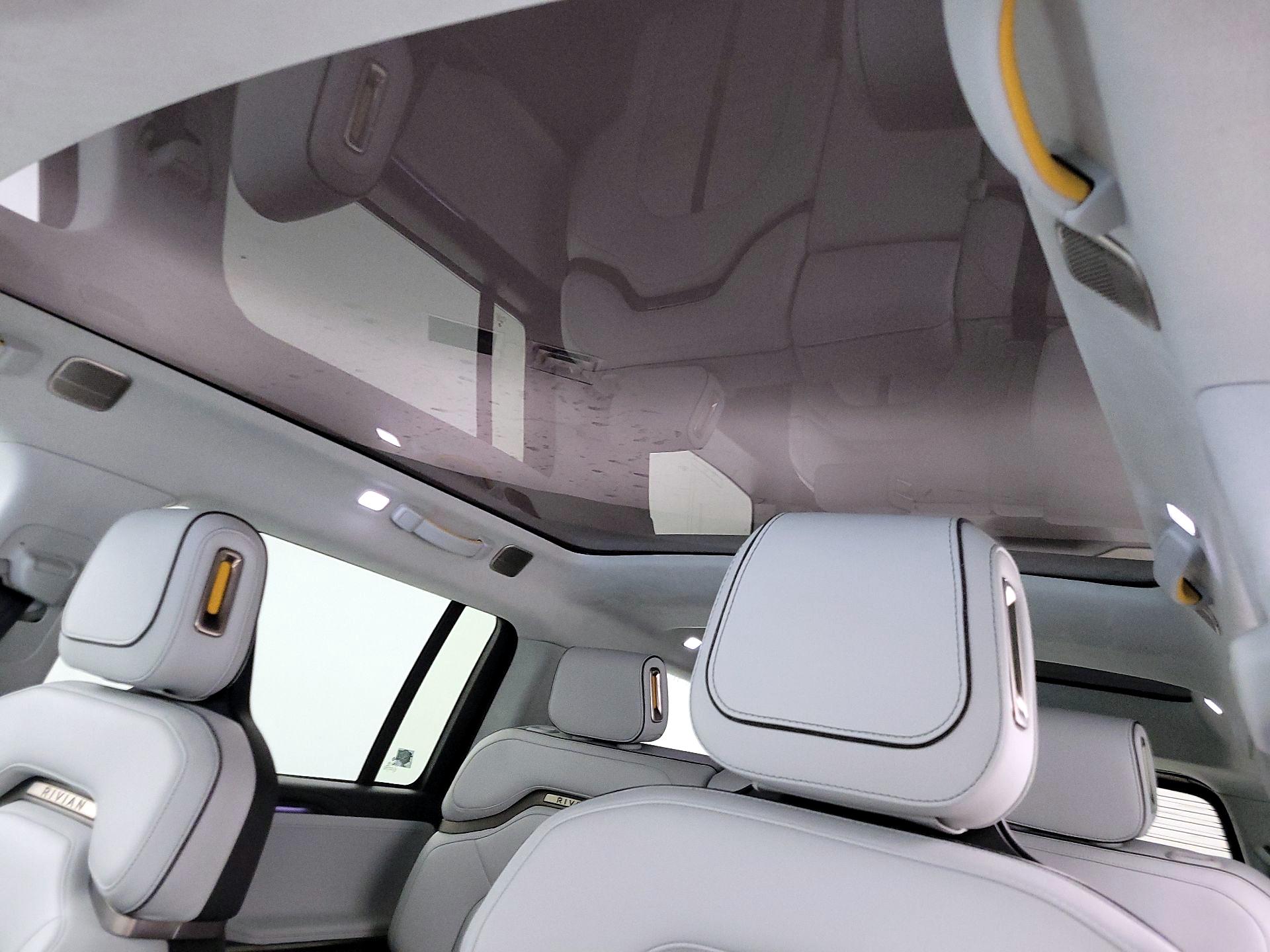 Thumbnail: 2023 Rivian R1S - 20